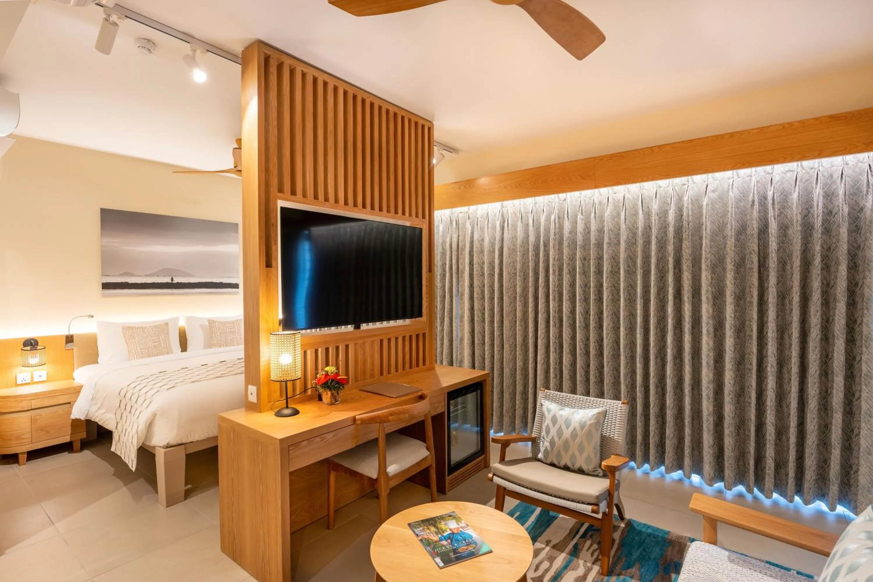 Bed in Ocean's Creek Beach Hotel