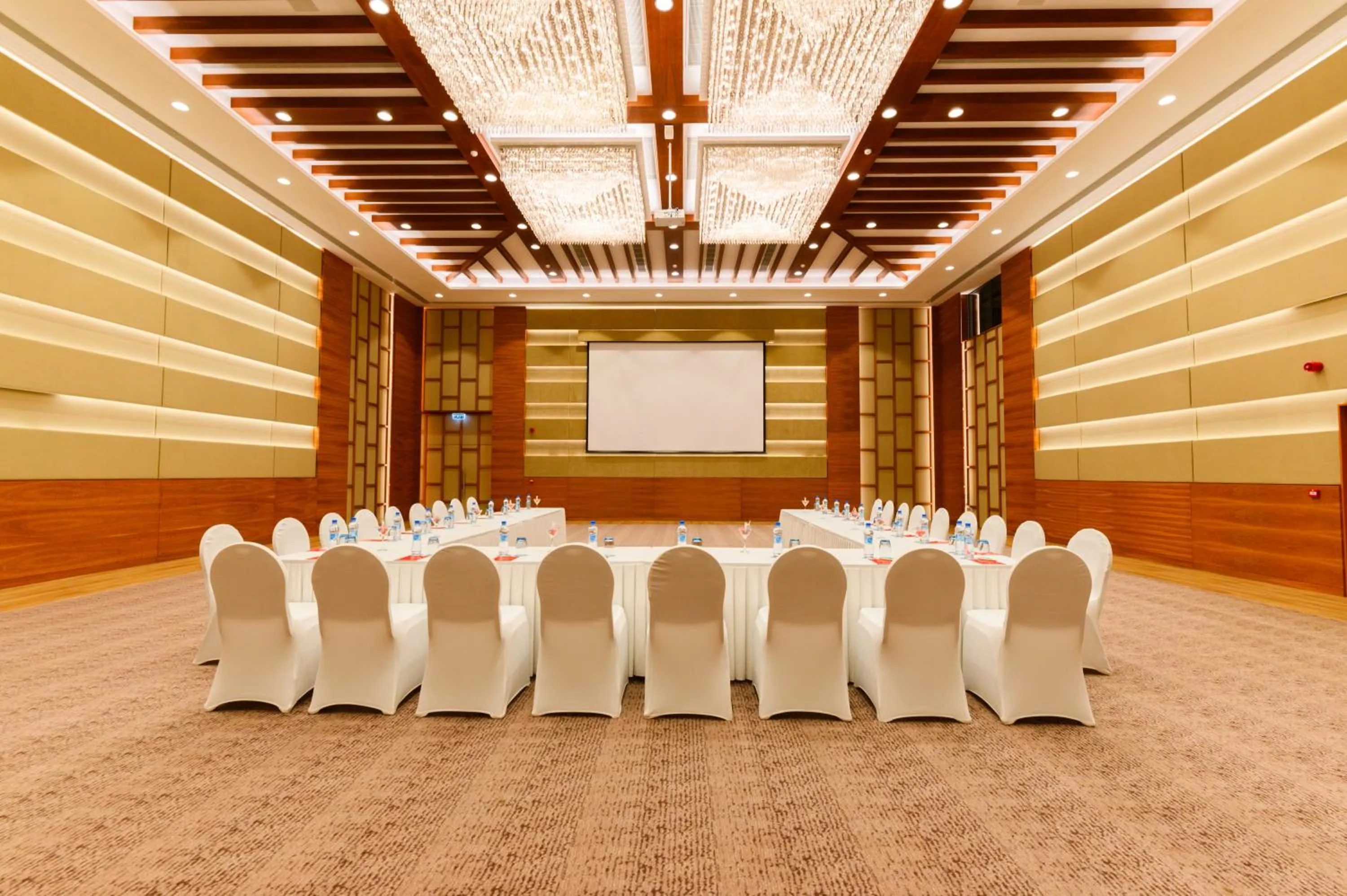 Banquet/Function facilities in Ocean's Creek Beach Hotel