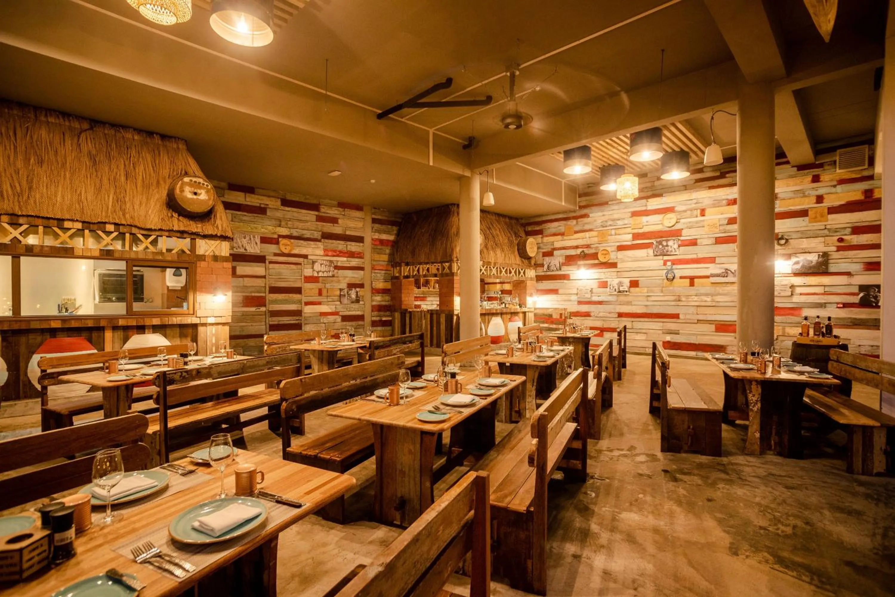 Restaurant/places to eat in Ocean's Creek Beach Hotel