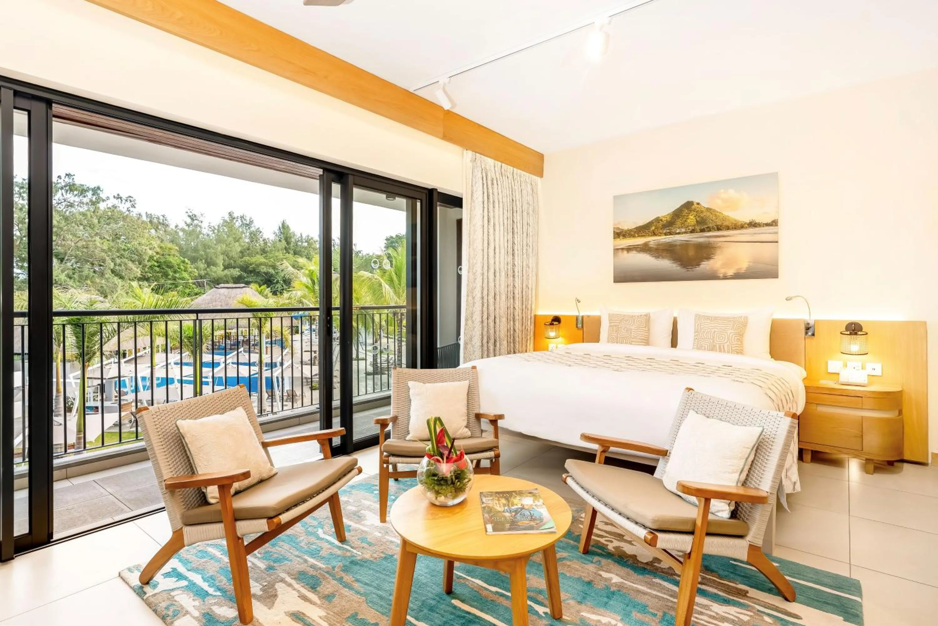 Bed in Ocean's Creek Beach Hotel