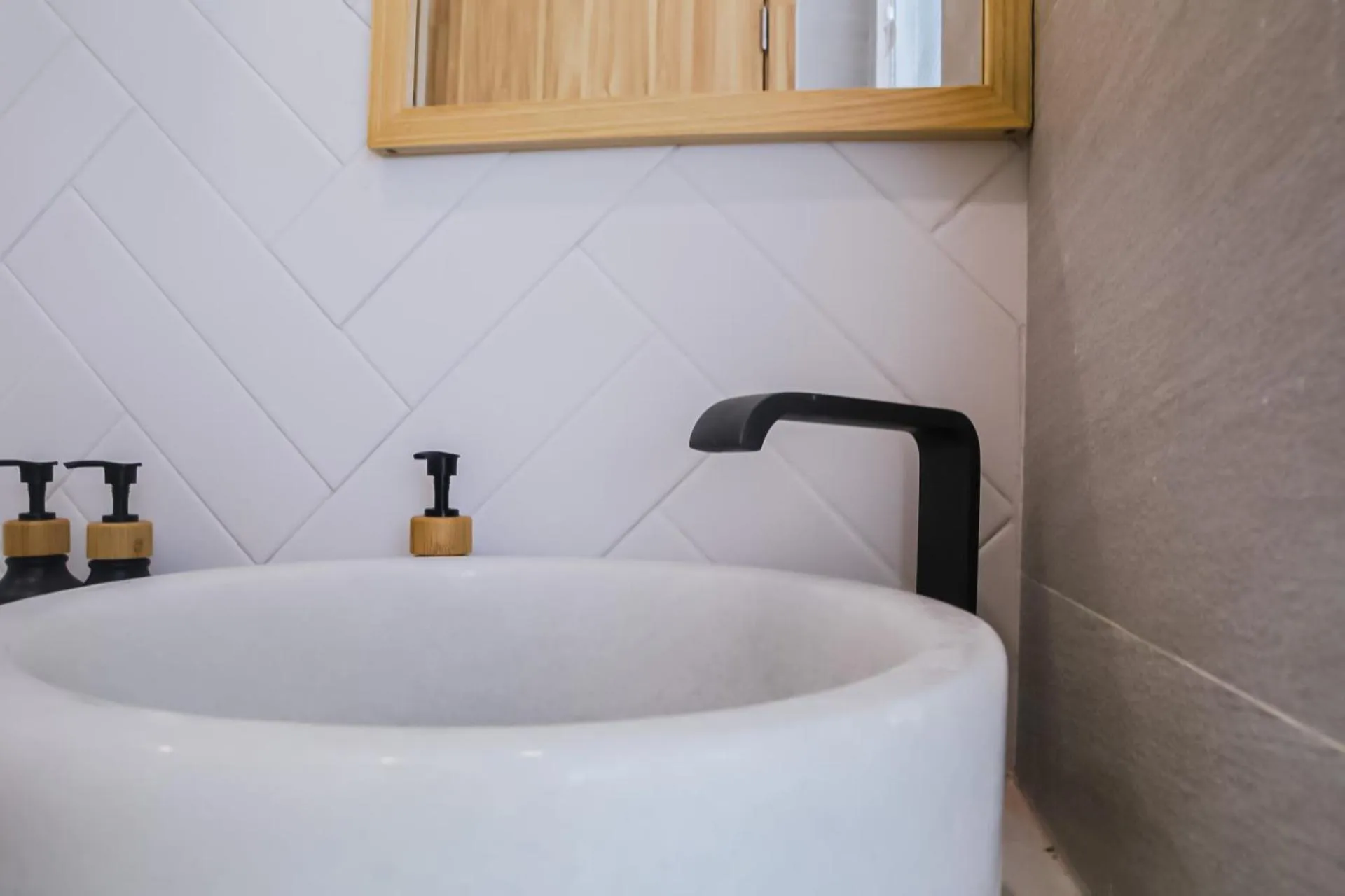 Bathroom in Baphu Beachwalk Apartment - 5 min walk to My Khe beach