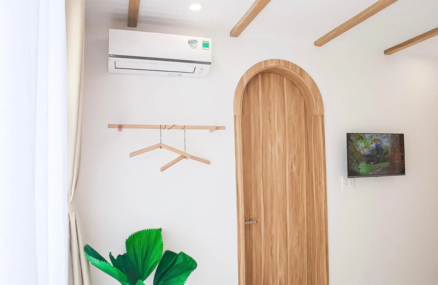 air conditioner in Baphu Beachwalk Apartment - 5 min walk to My Khe beach