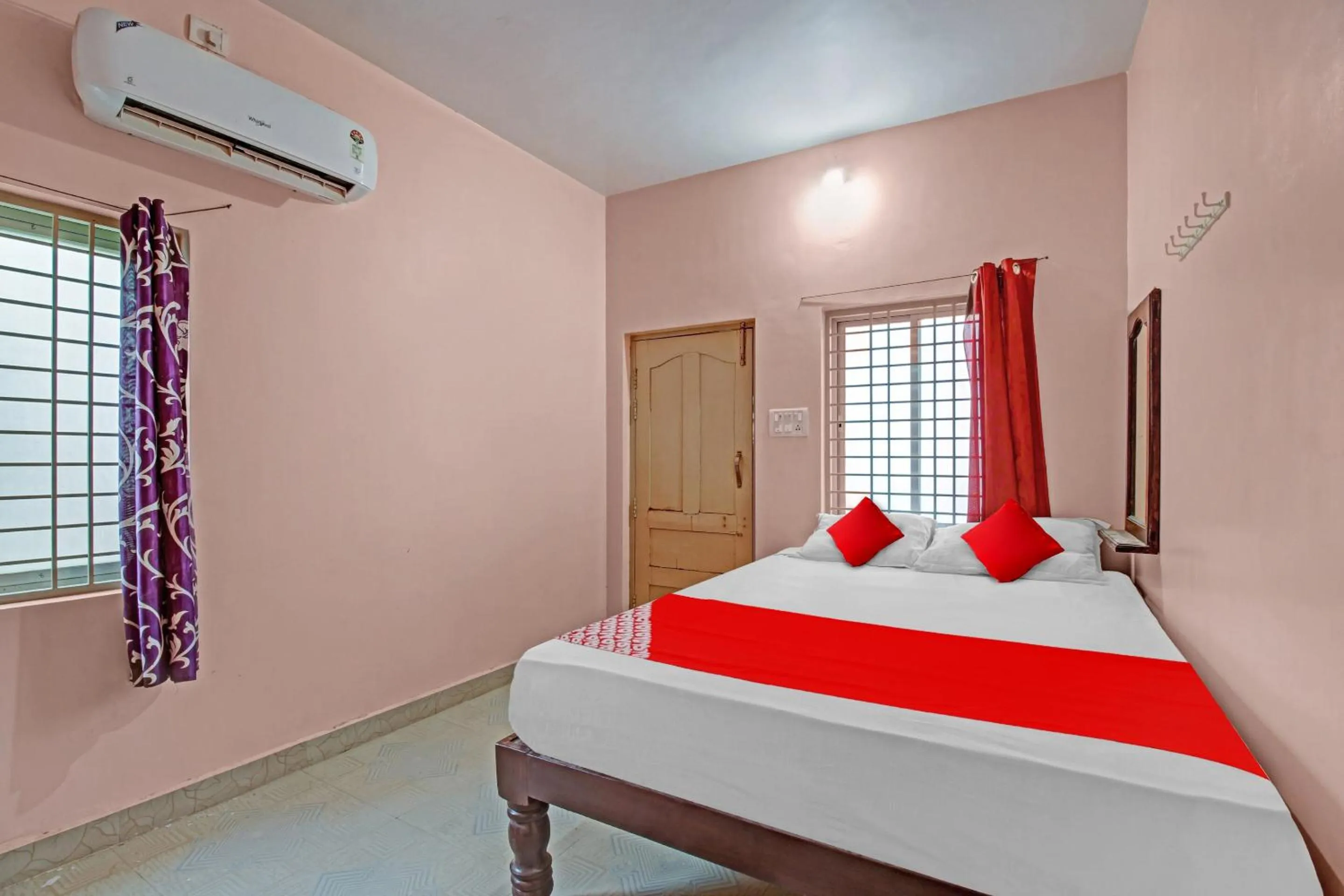 Bedroom, Bed in Hotel O New Mayuri Lodge