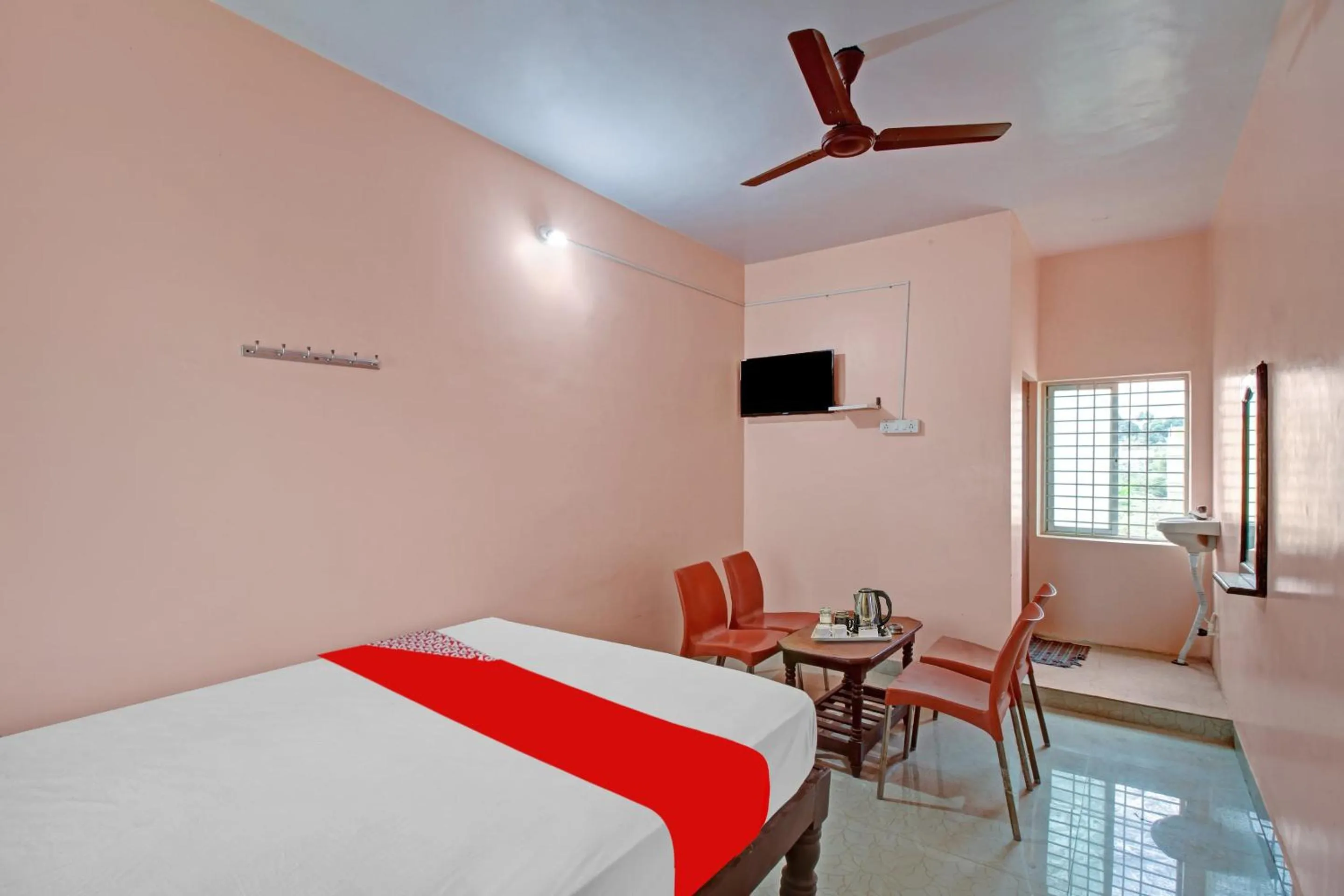 Bedroom, Bed in Hotel O New Mayuri Lodge