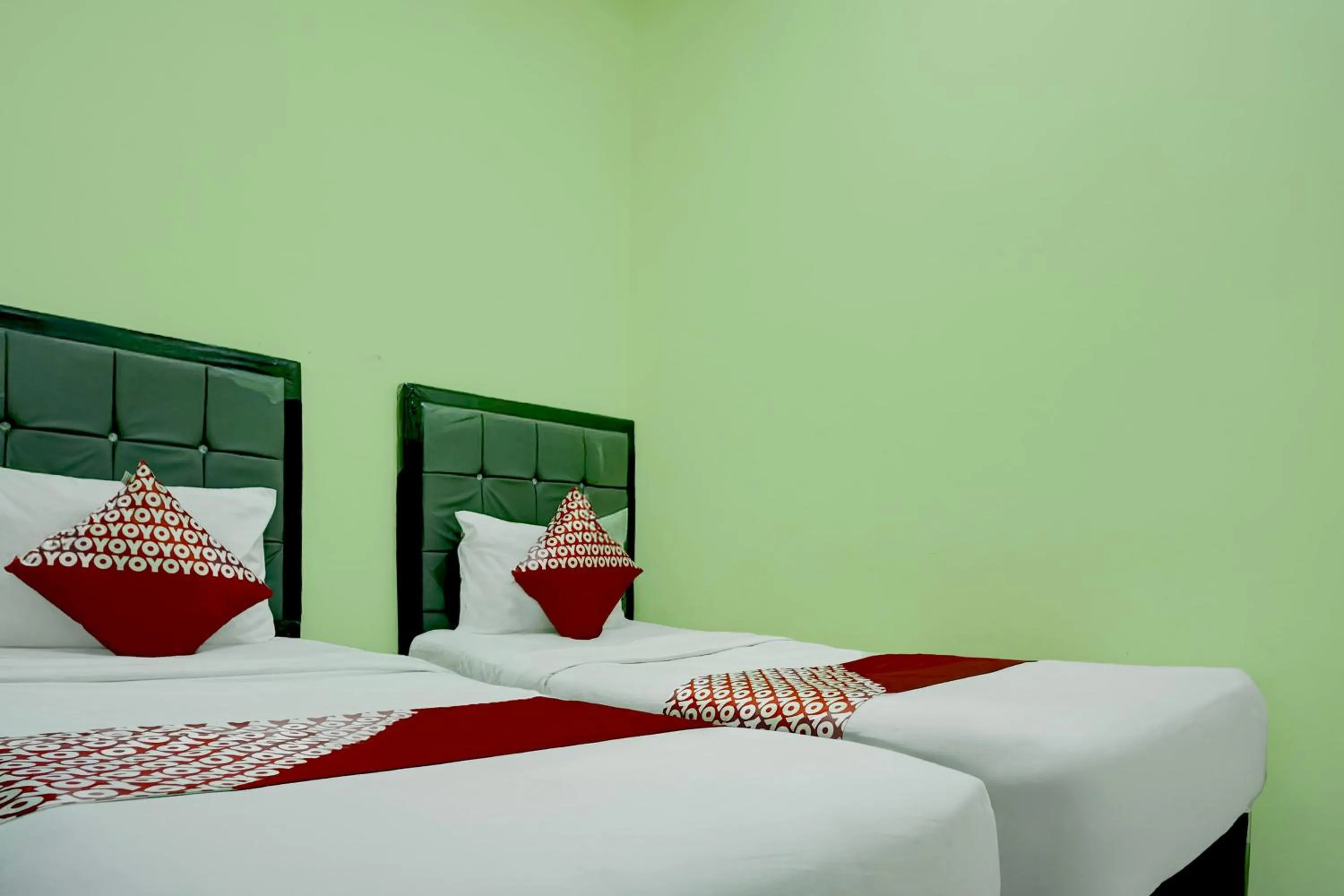 Bedroom, Bed in Hotel O Parapat Near Dermaga Ajibata Formerly Pudan Residence 2