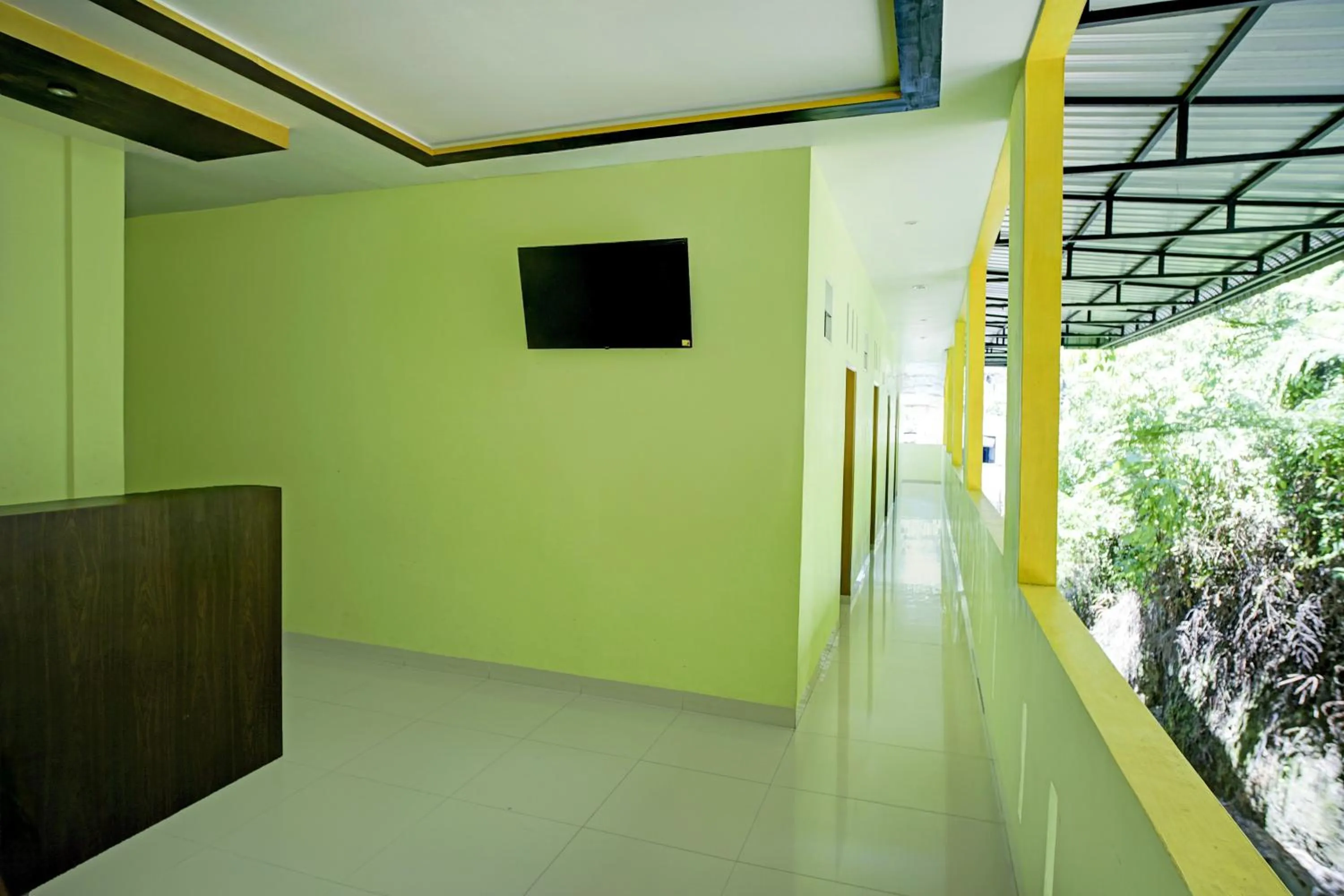 Lobby or reception in Hotel O Parapat Near Dermaga Ajibata Formerly Pudan Residence 2