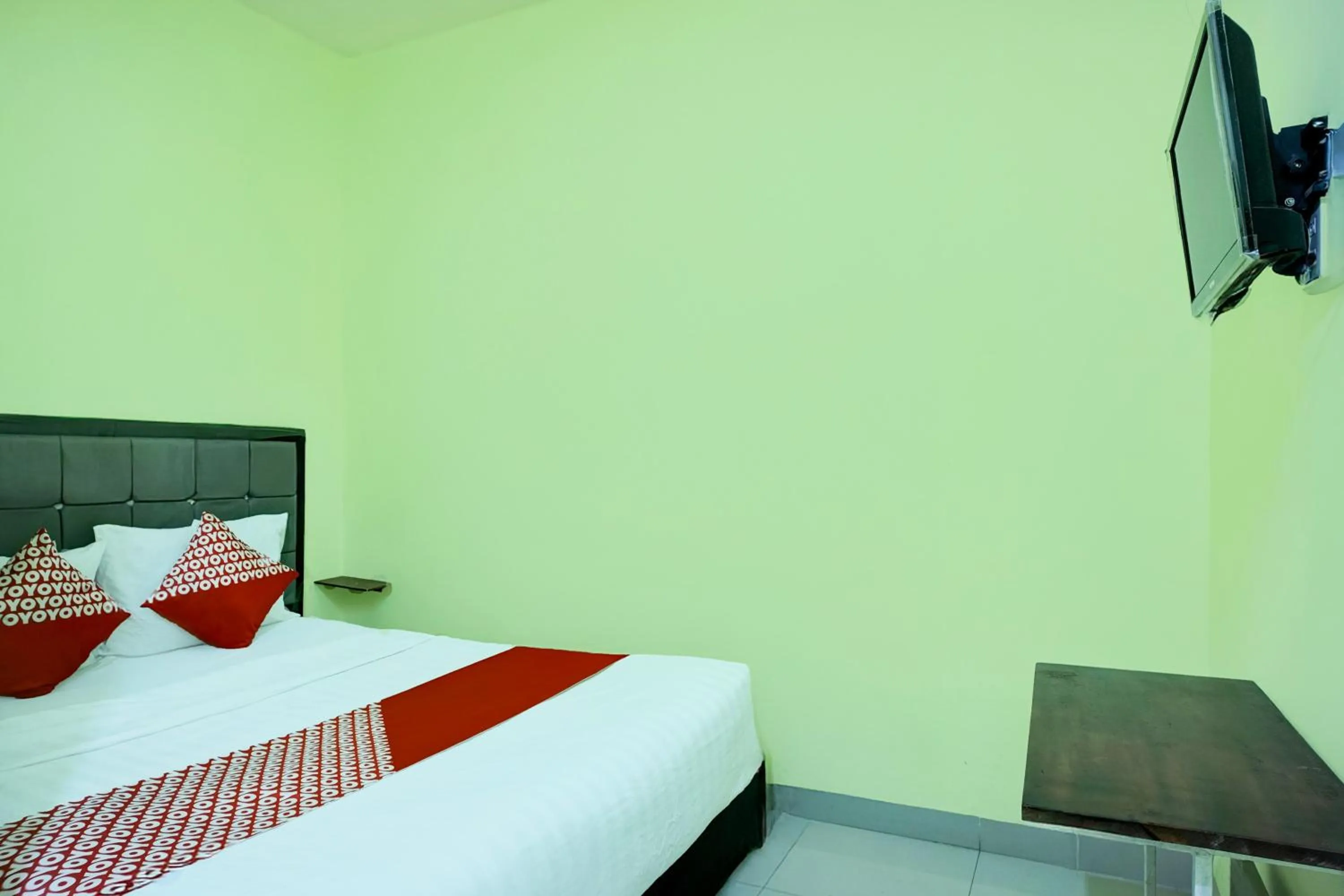 Bedroom, Bed in Hotel O Parapat Near Dermaga Ajibata Formerly Pudan Residence 2