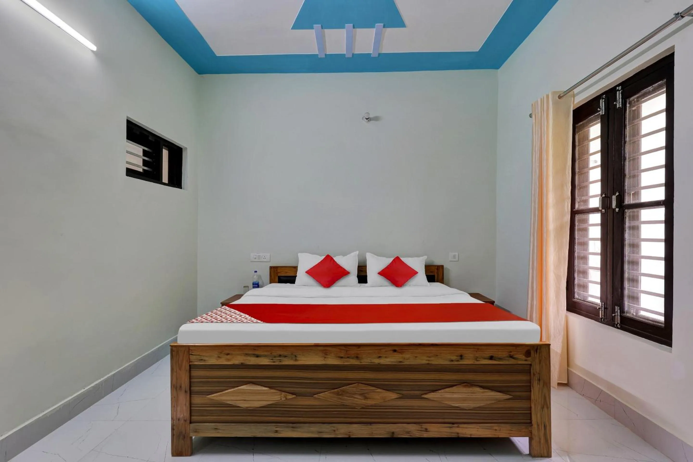 Bedroom in Hotel O by OYO MOUNTAIN