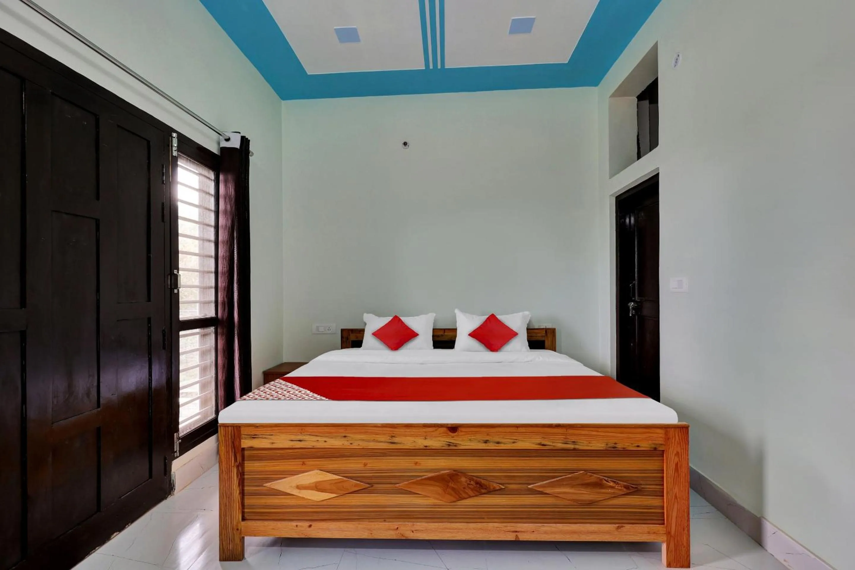 Bedroom in Hotel O by OYO MOUNTAIN