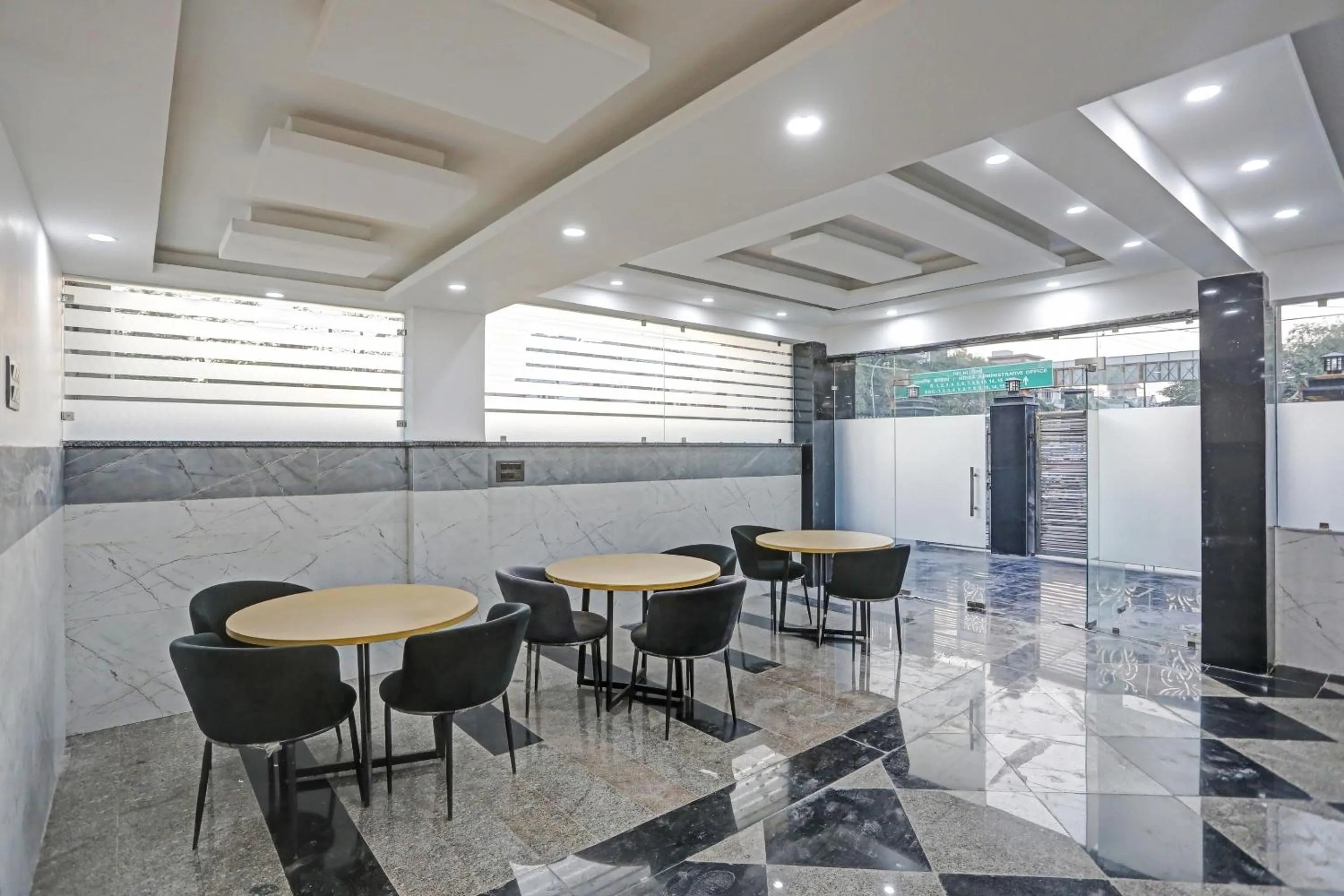 Dining area in Townhouse Xanthe - Boutique Hotel