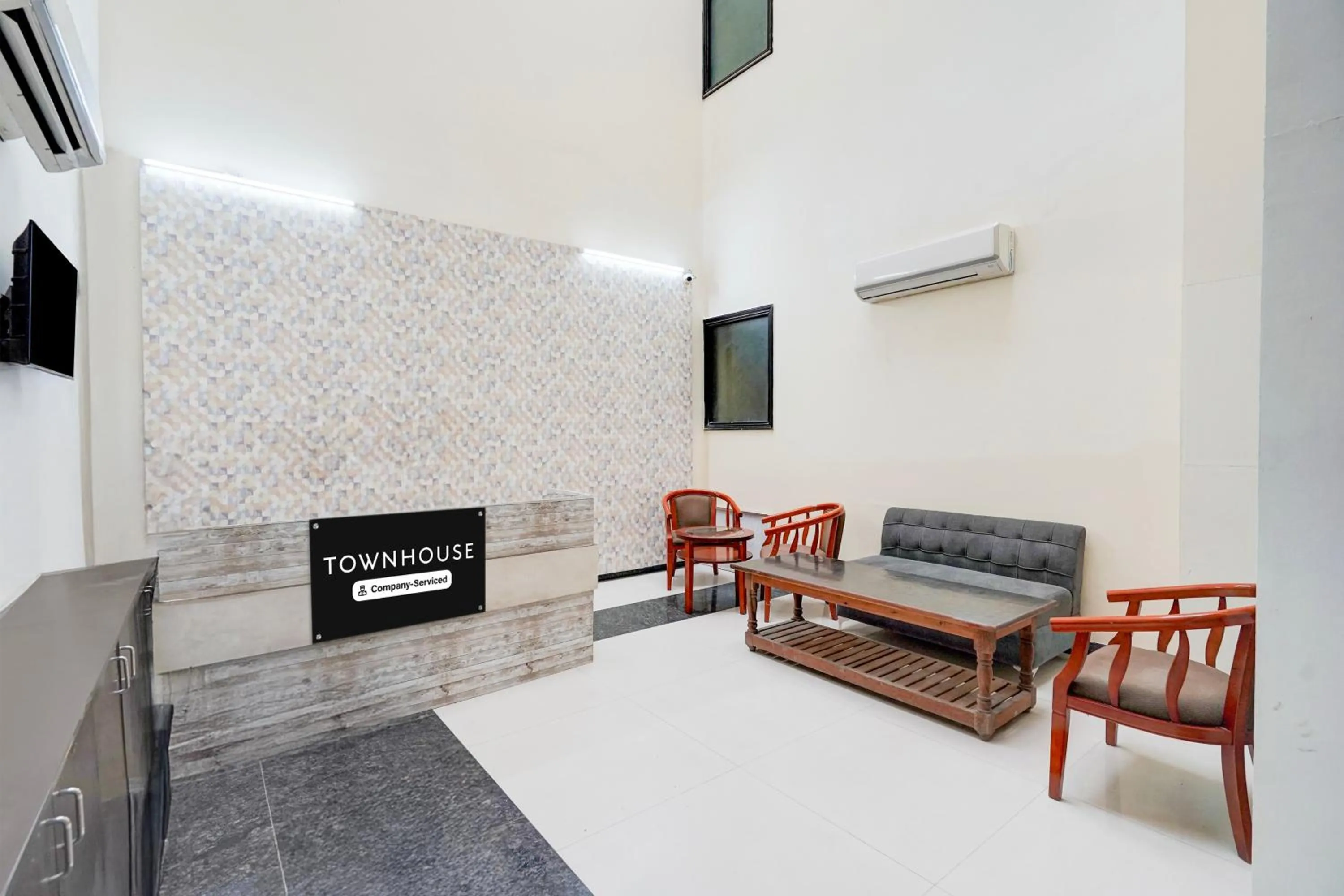 Lobby or reception in Super Townhouse Sector 51 Noida Near Metro Station