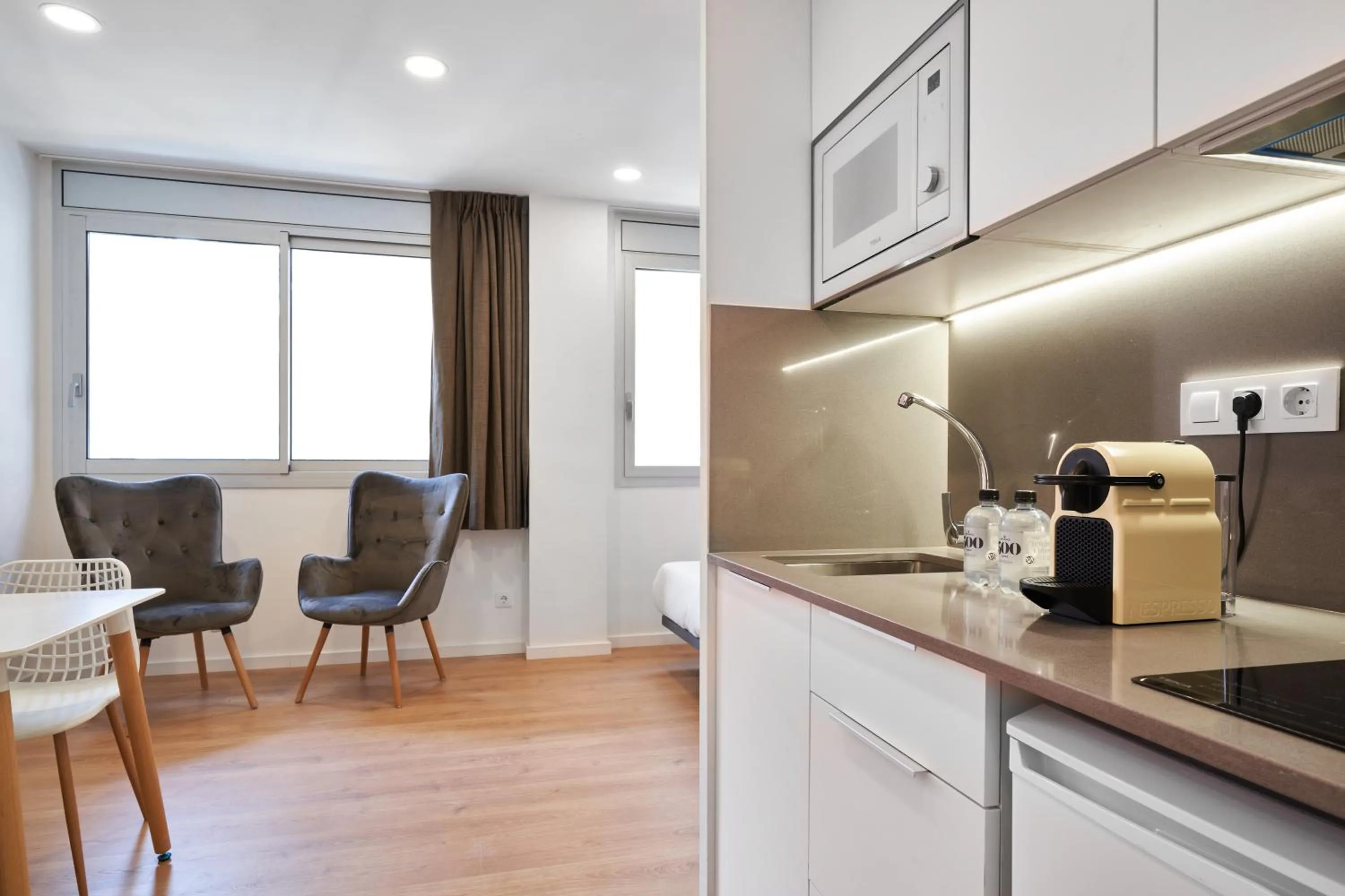 Coffee/tea facilities in Aparthotel Augusta