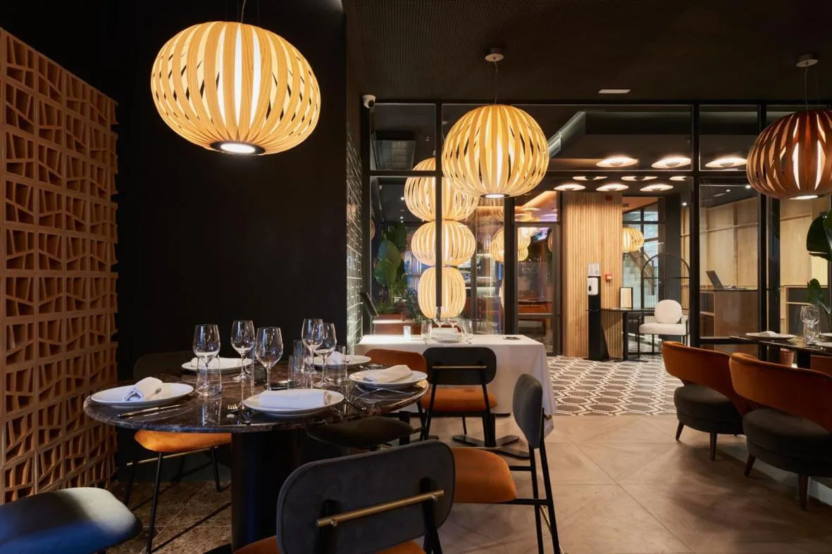 Restaurant/places to eat in Aparthotel Augusta