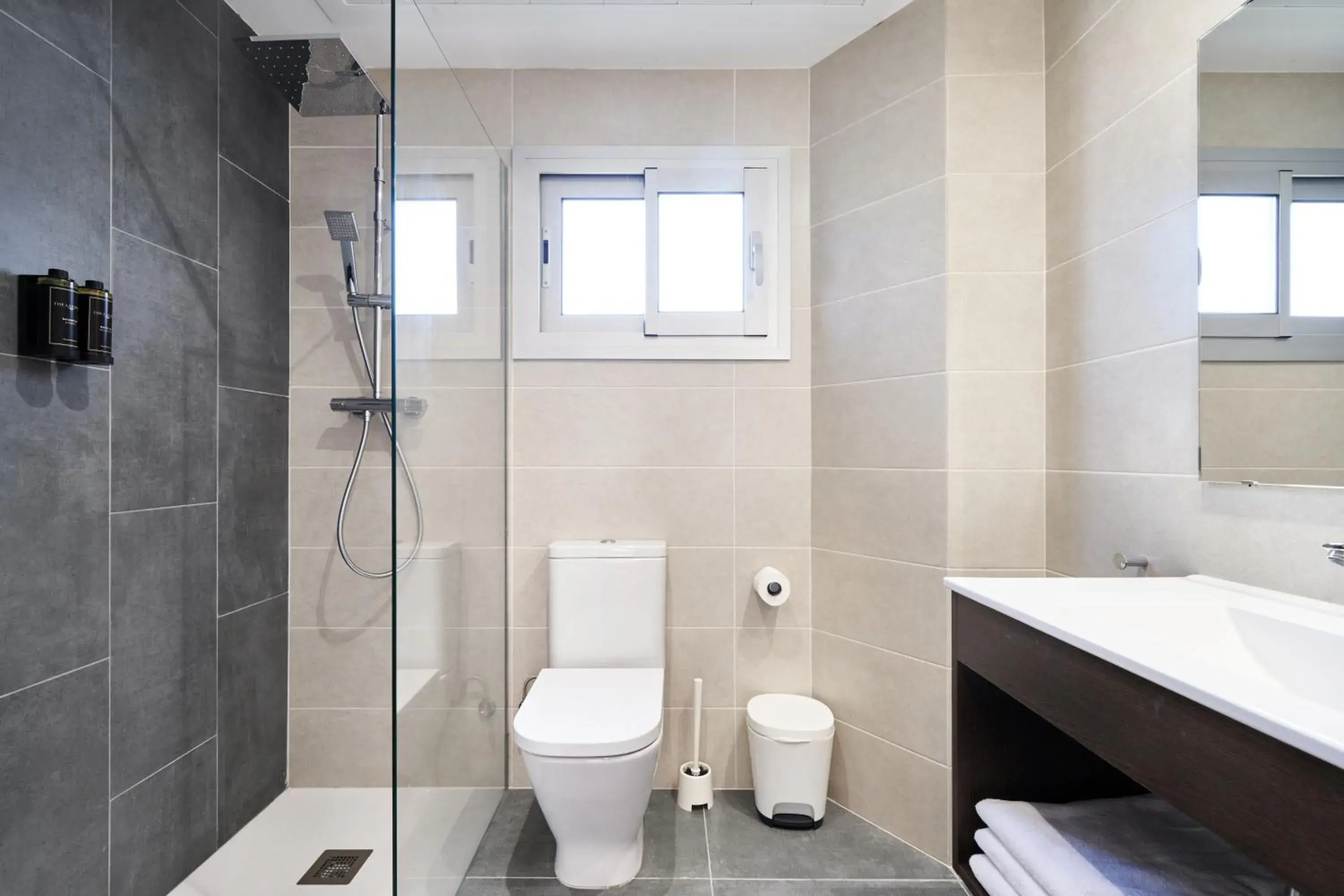 Twin Room in Aparthotel Augusta Twin Room in Aparthotel Augusta