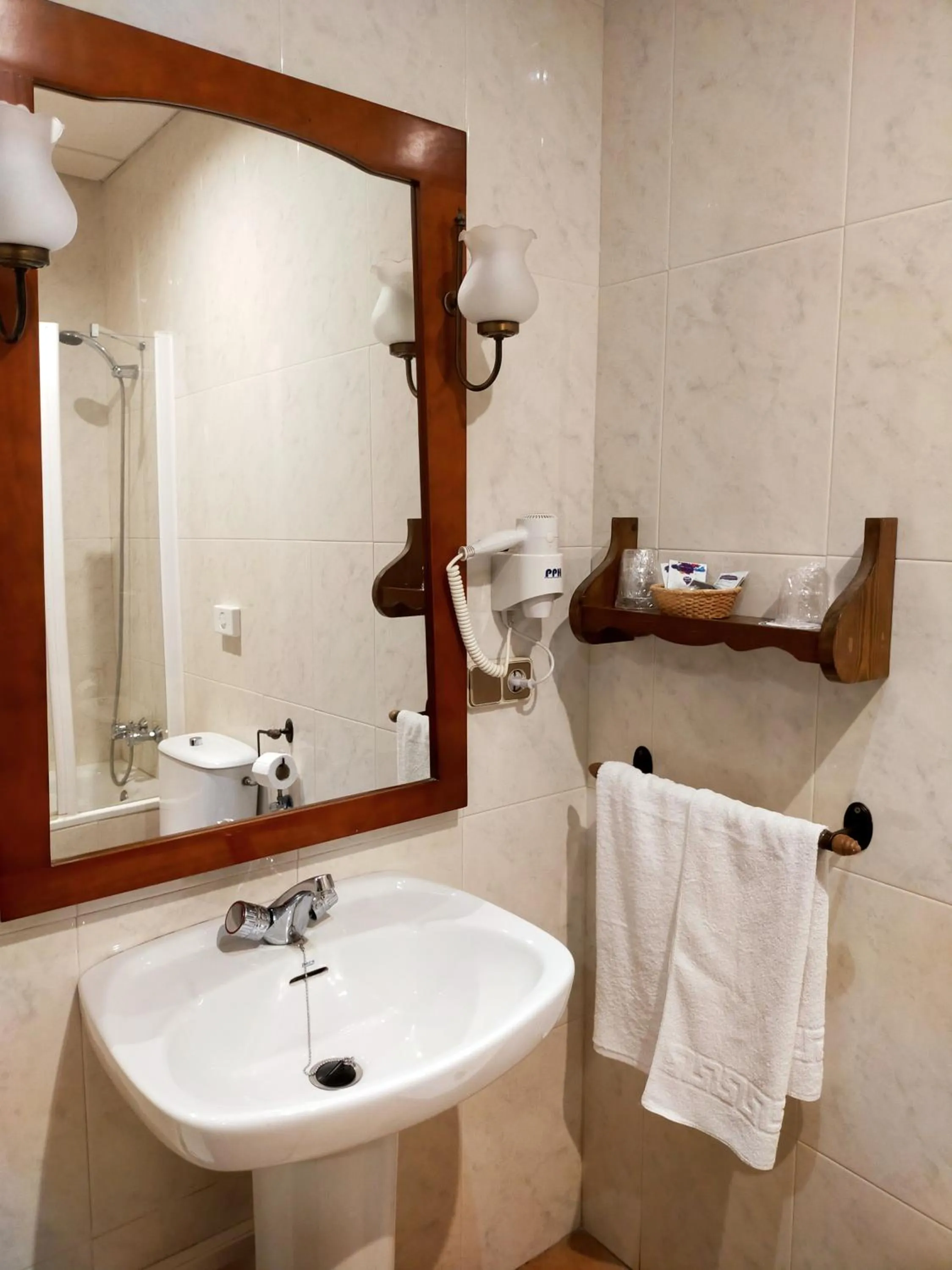 Bathroom in Hotel El Mirador