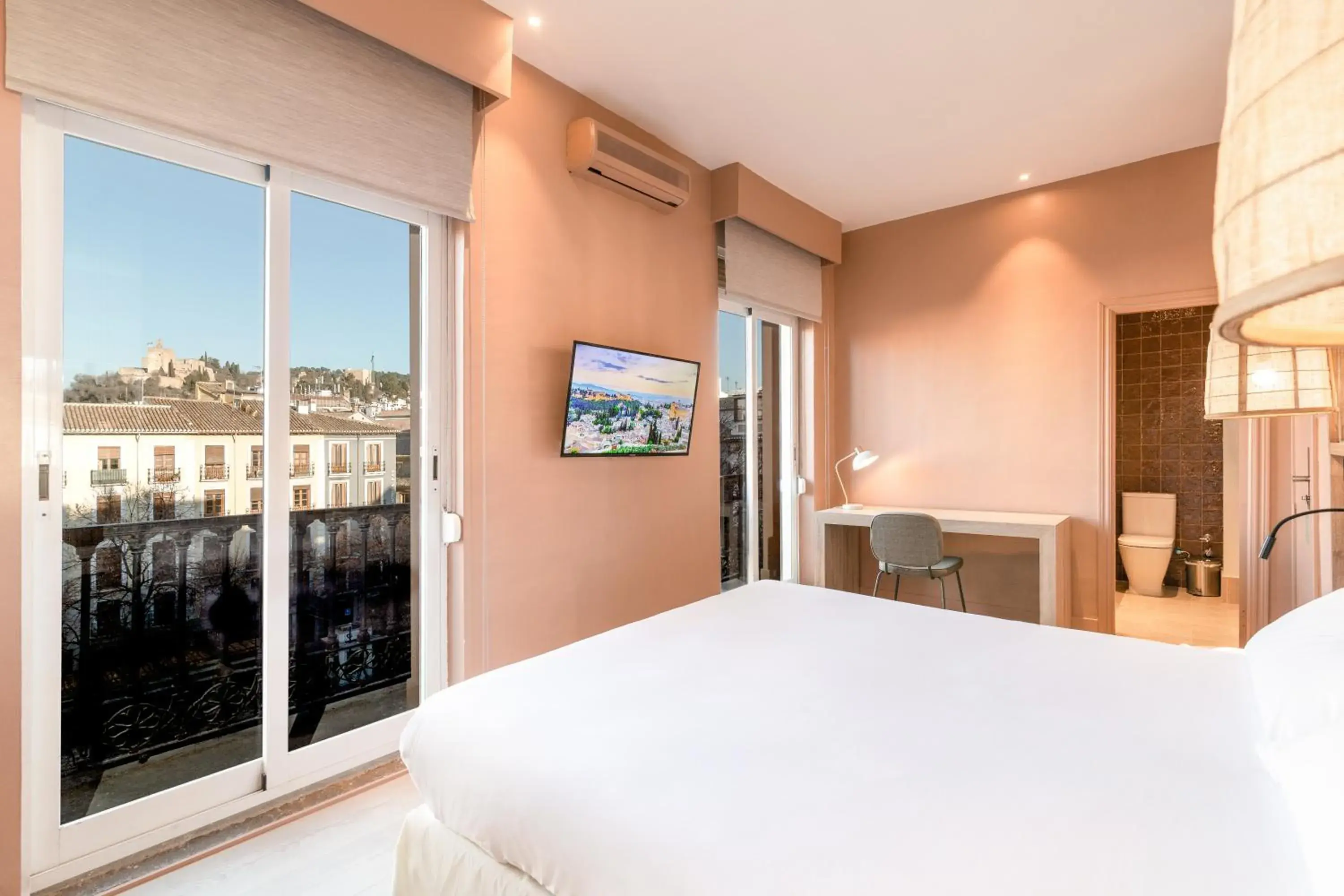 Large Double or Twin Room in U-Sense Granada Centro Large Double or Twin Room in U-Sense Granada Centro
