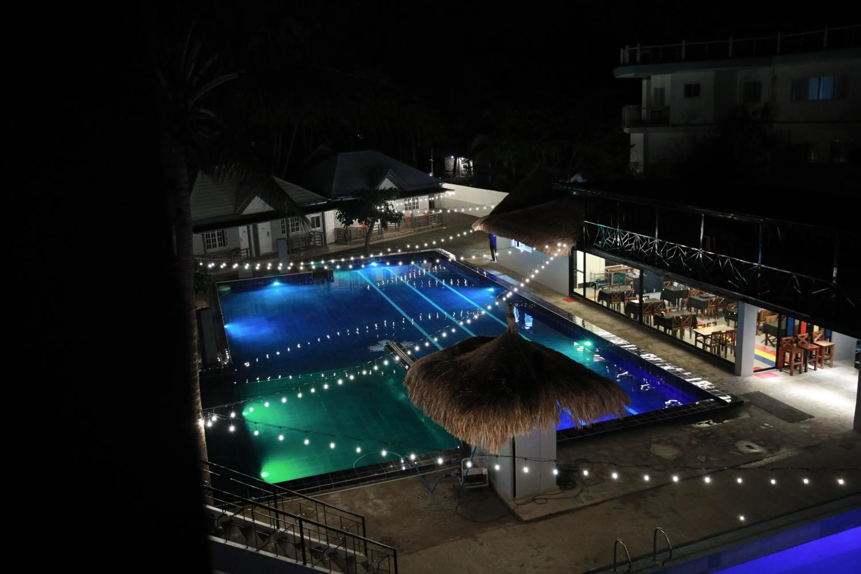 Night in 버진 아일랜드 리조트 Virgin Island Resort Restaurant & Spa