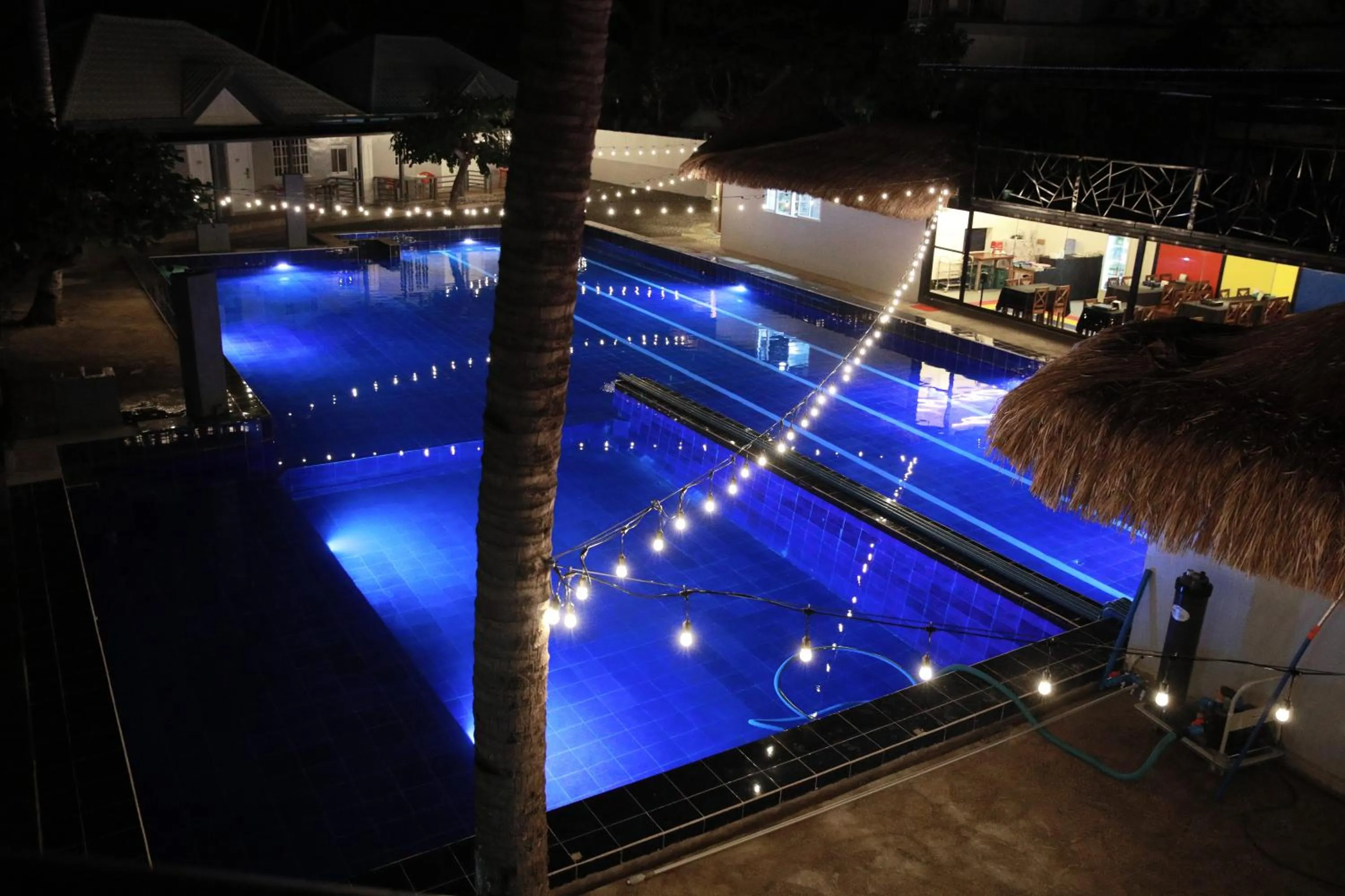 Night in 버진 아일랜드 리조트 Virgin Island Resort Restaurant & Spa