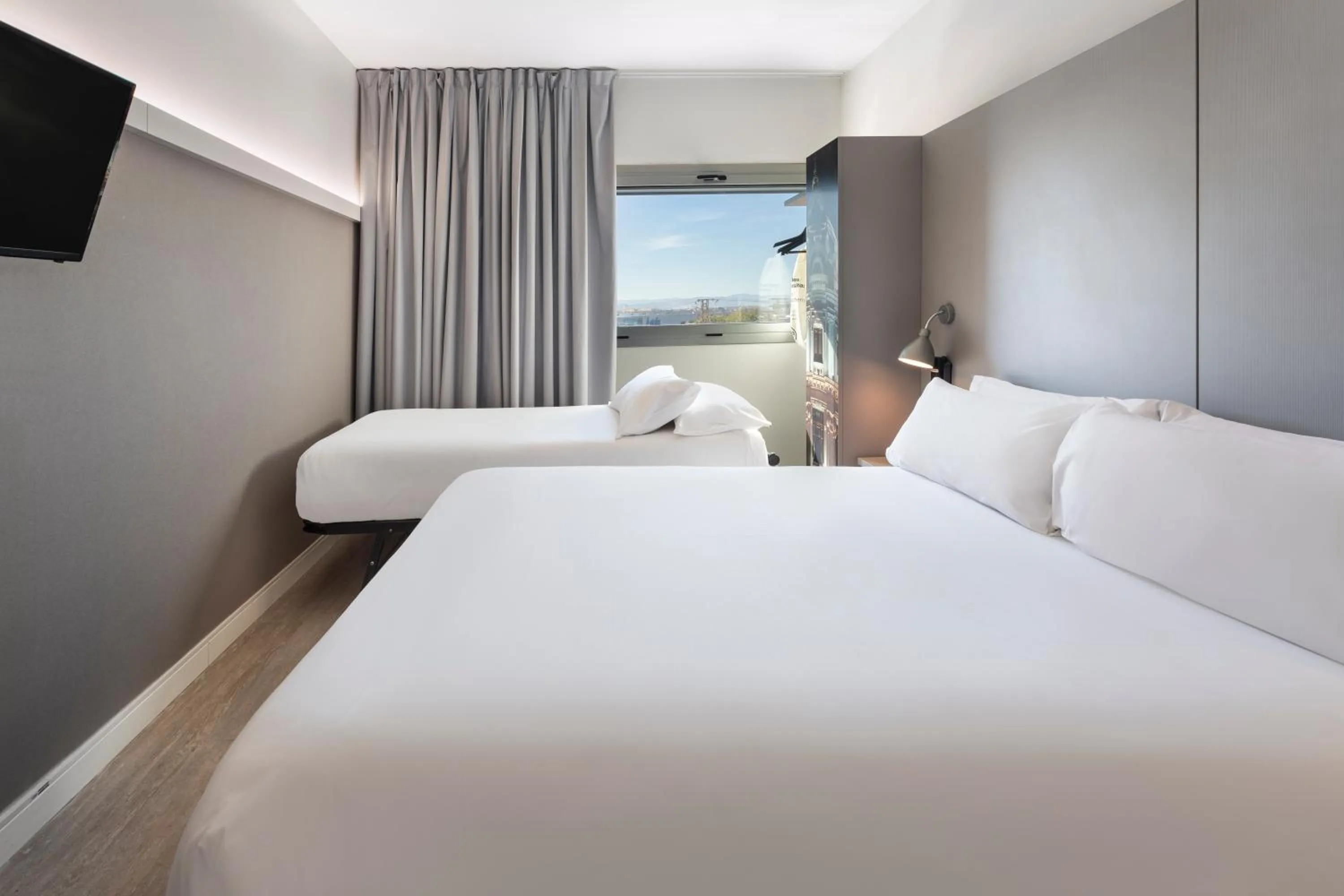 Bed in B&B HOTEL Valencia Aeropuerto