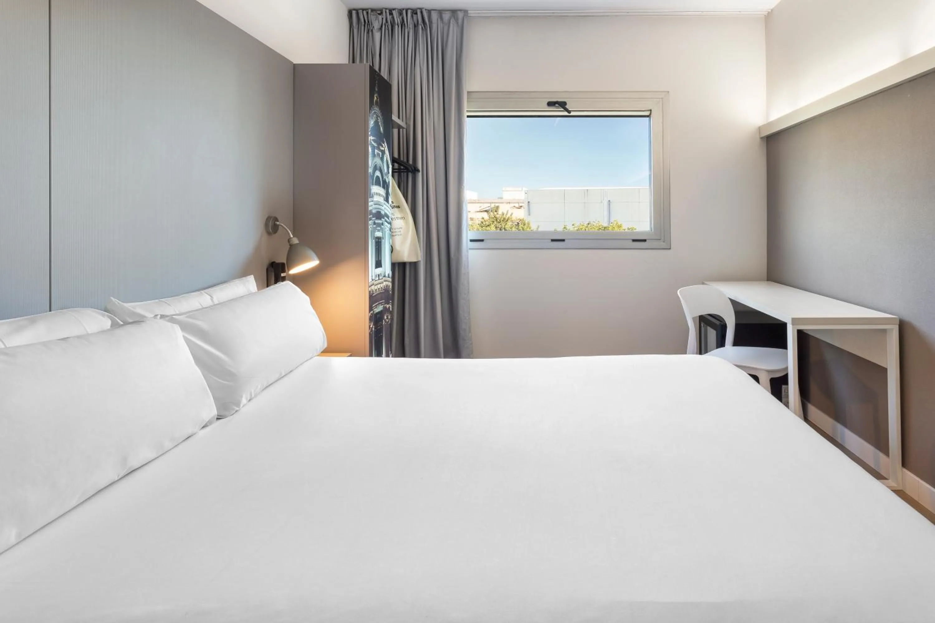 Bed in B&B HOTEL Valencia Aeropuerto