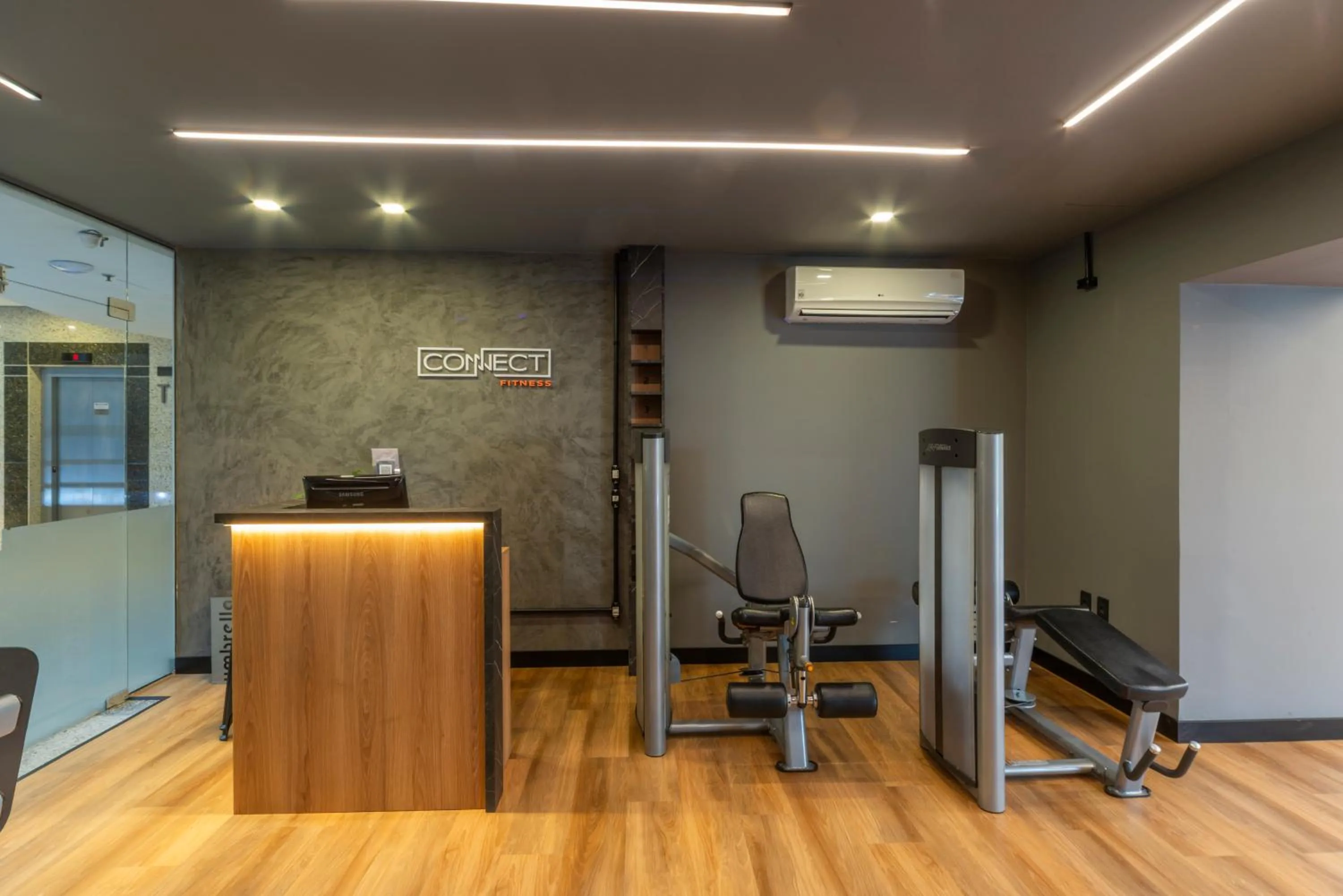 Fitness centre/facilities in Manhattan Porto Alegre by Mercure - 5 minutos do Hospital Moinhos de Vento