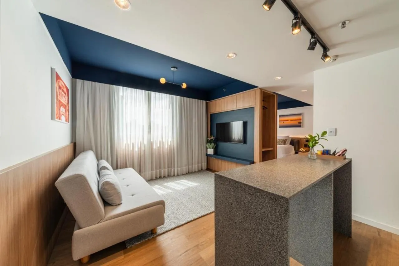 TV and multimedia in Manhattan Porto Alegre by Mercure - 5 minutos do Hospital Moinhos de Vento