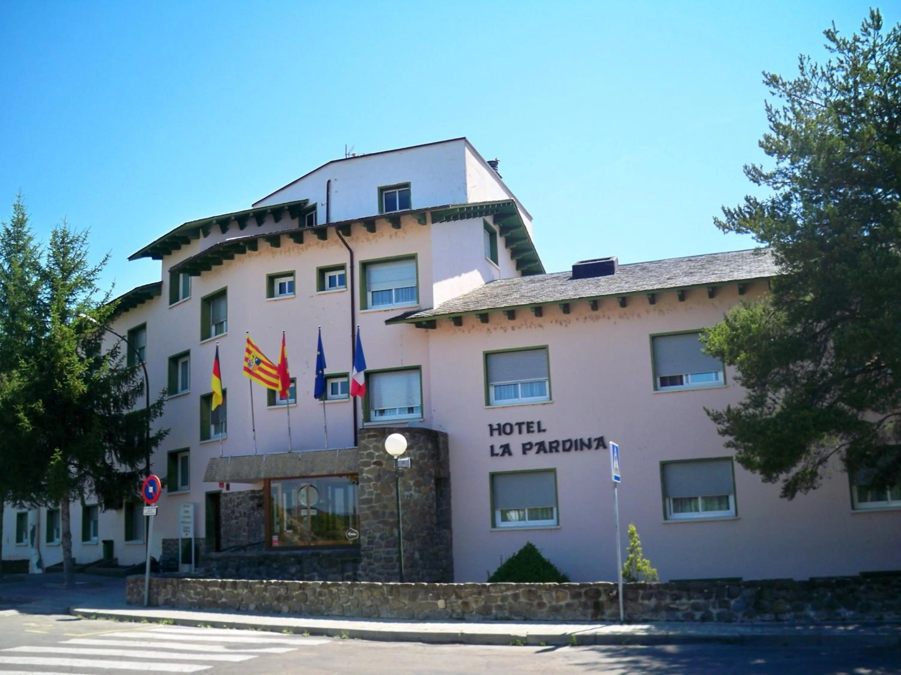 Facade/entrance in Hotel La Pardina