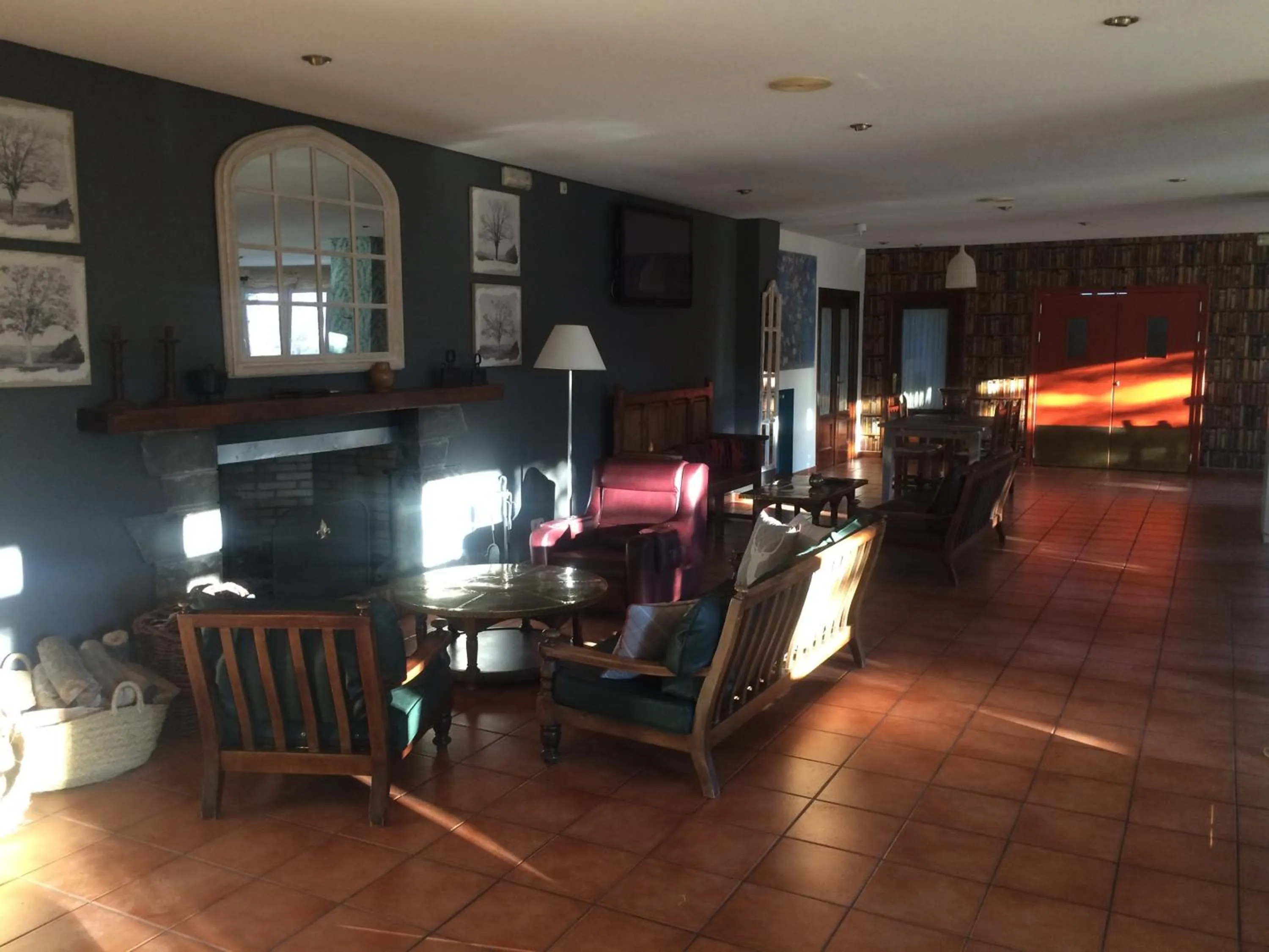 Communal lounge/ TV room in Hotel La Pardina