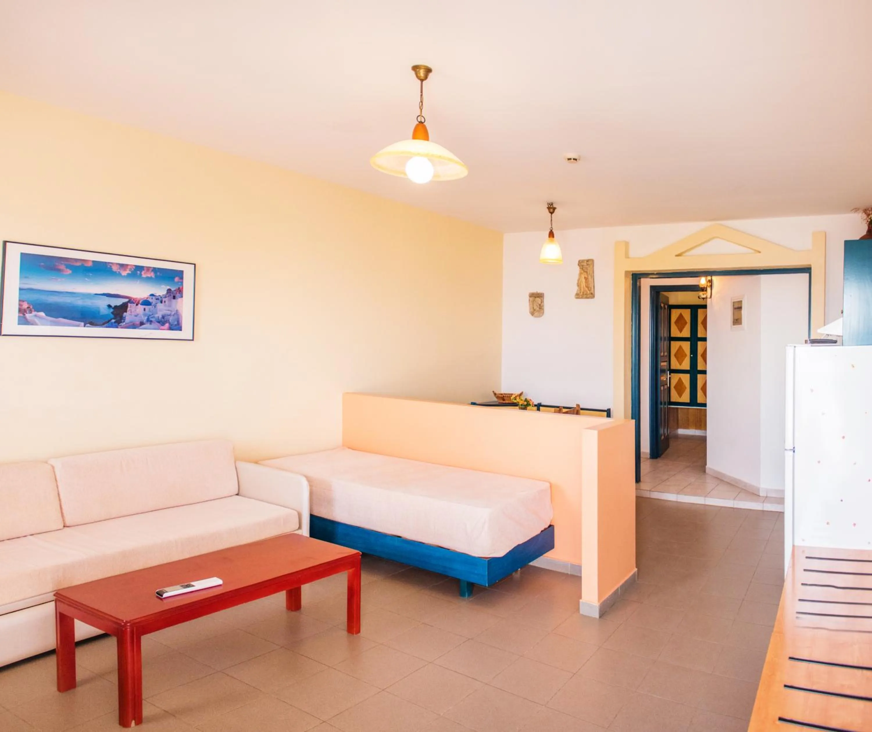 Kitchen or kitchenette, Bed in Limanaki Seafront Apartments