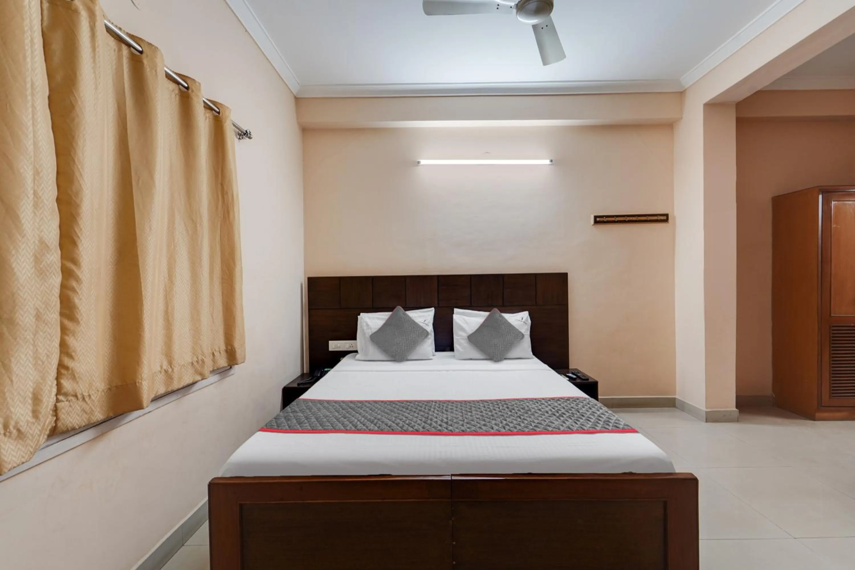 Bedroom, Bed in Townhouse Garden City Chennai