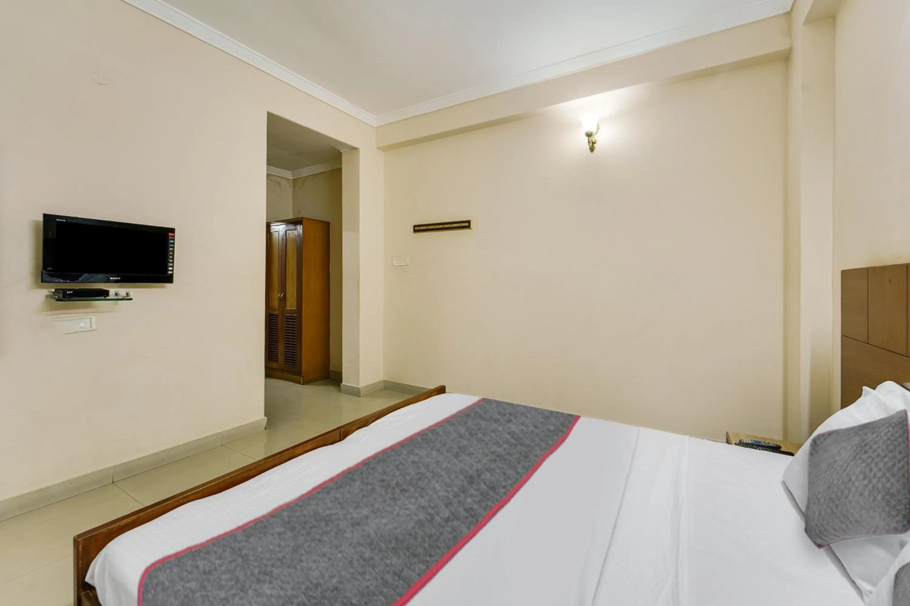 Bedroom, Bed in Townhouse Garden City Chennai
