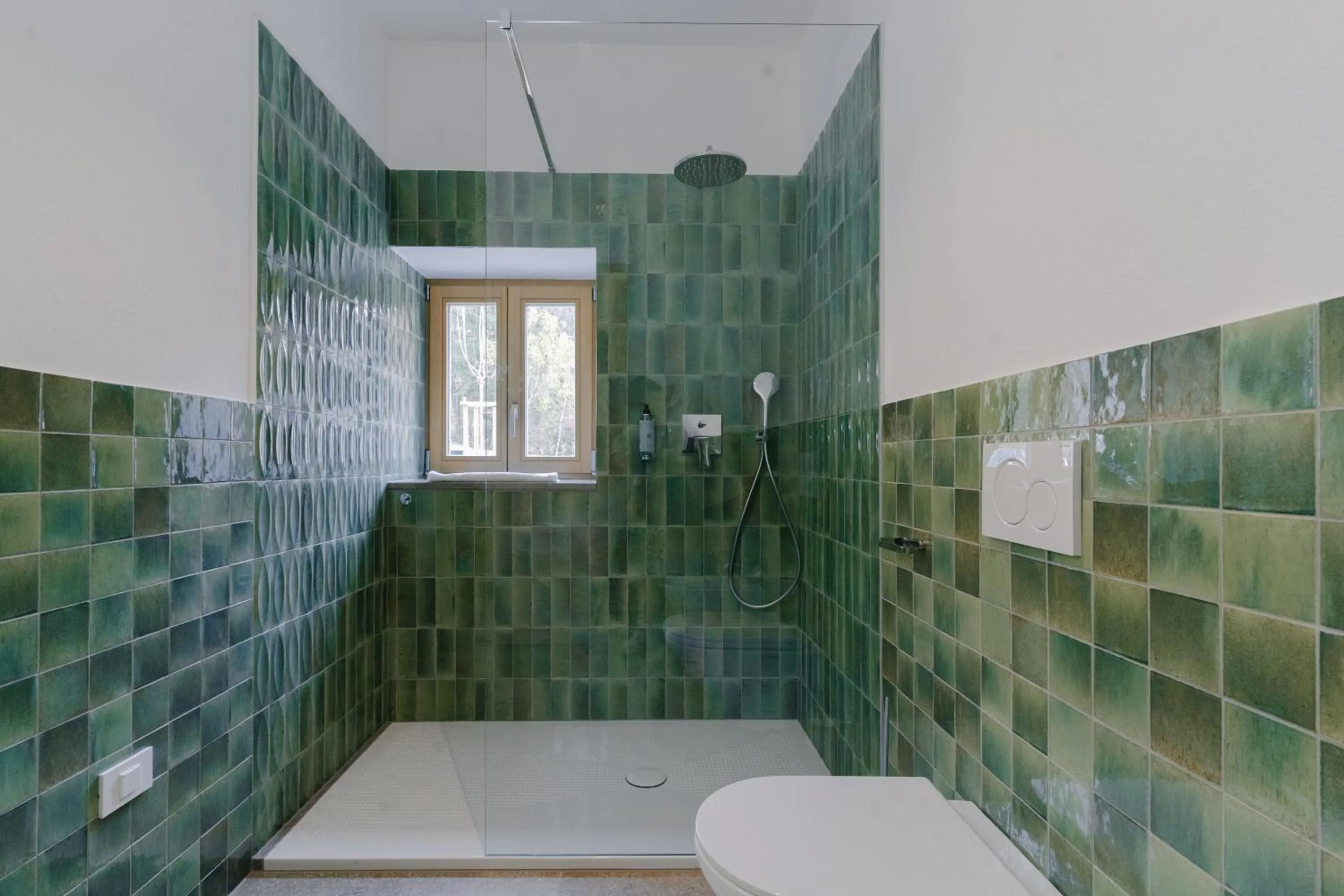 Shower in PIRA HOTEL