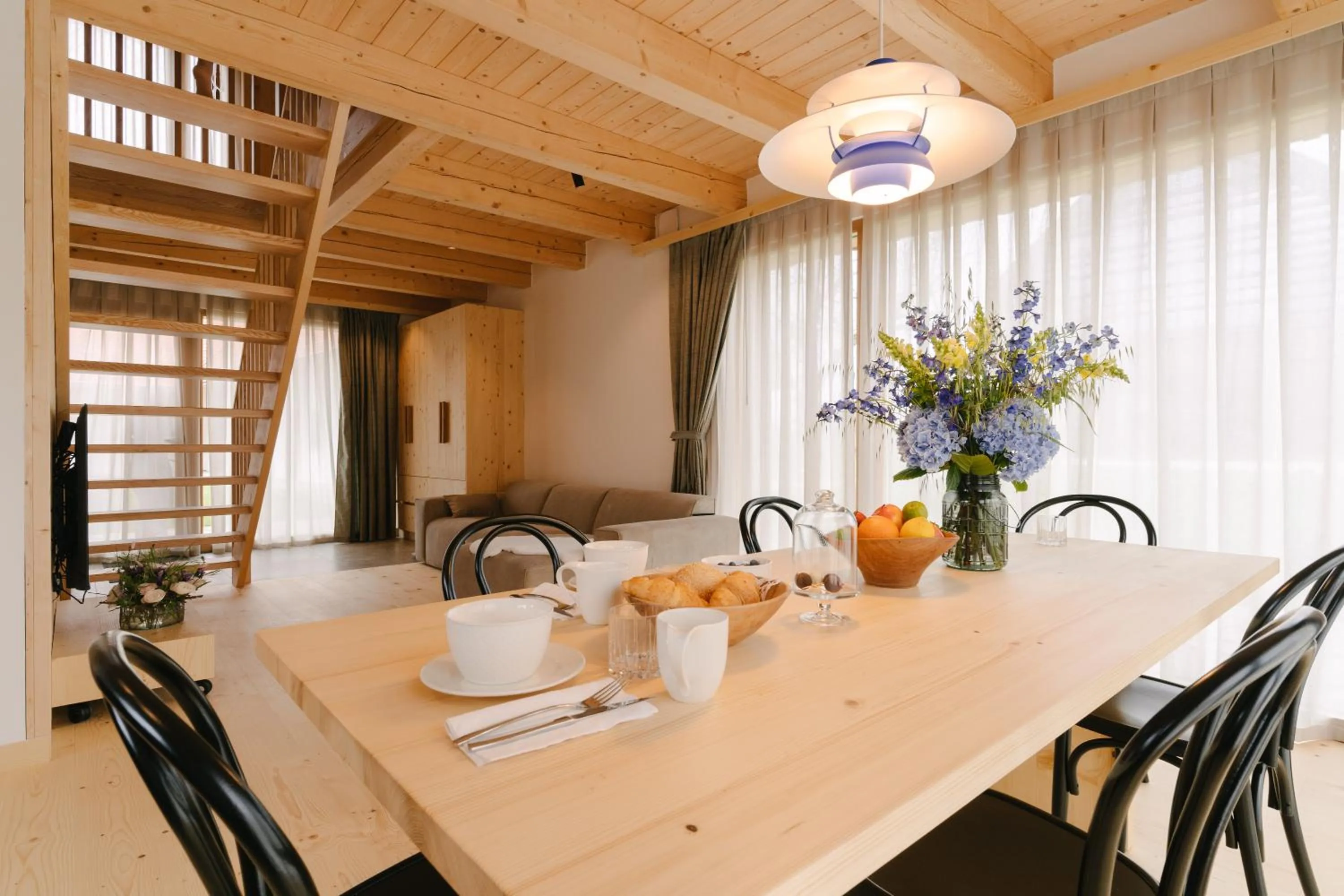 Living room in PIRA HOTEL