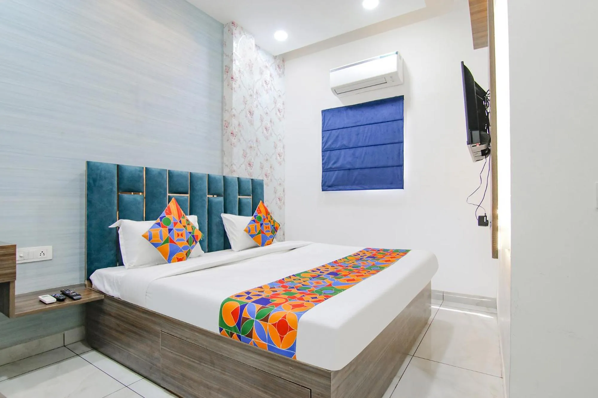 Bed in FabHotel Yellow Leaf