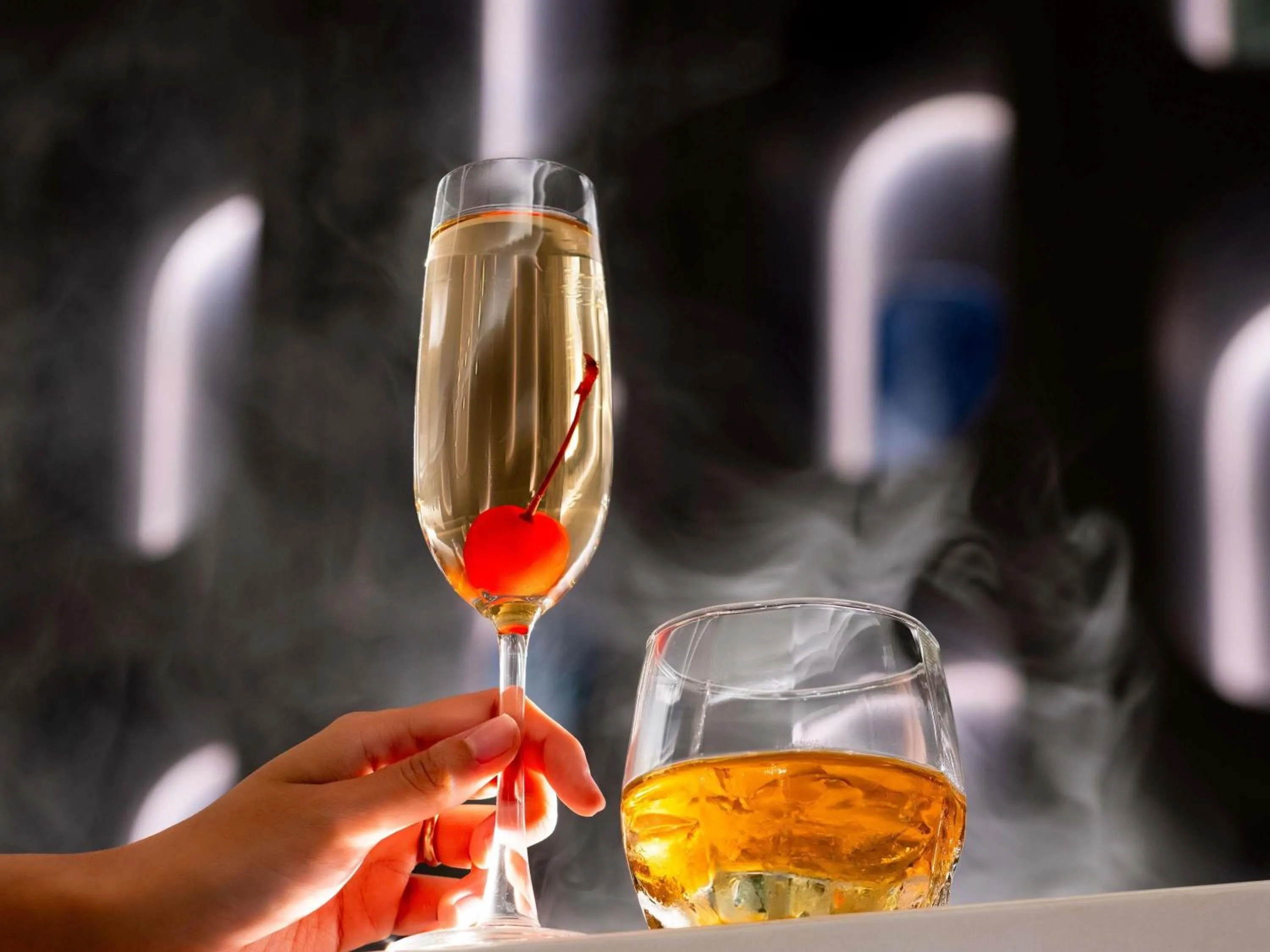 Lounge or bar in Novotel Rayong Star Convention Centre