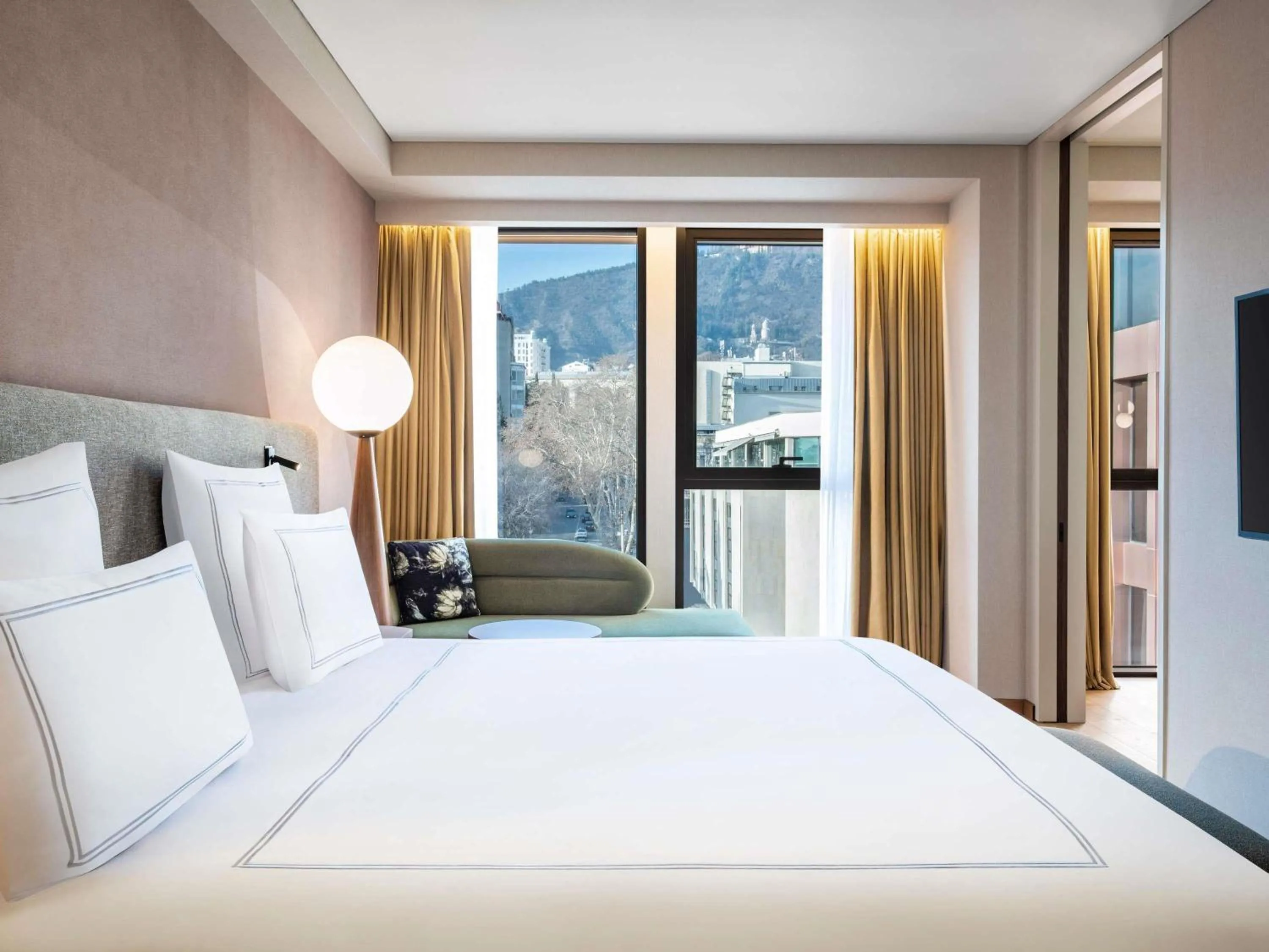 Bedroom, Bed in Swissôtel Tbilisi