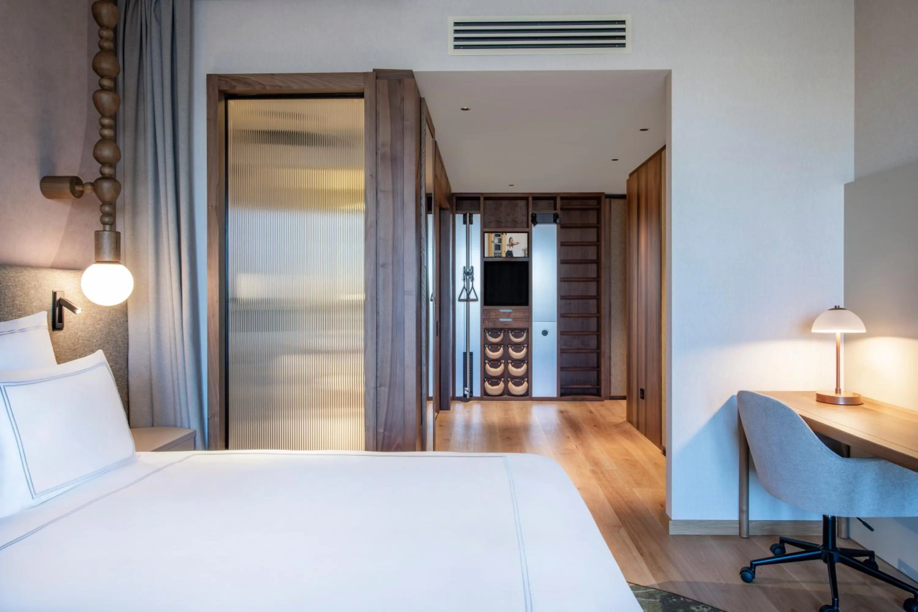 Bed in Swissôtel Tbilisi