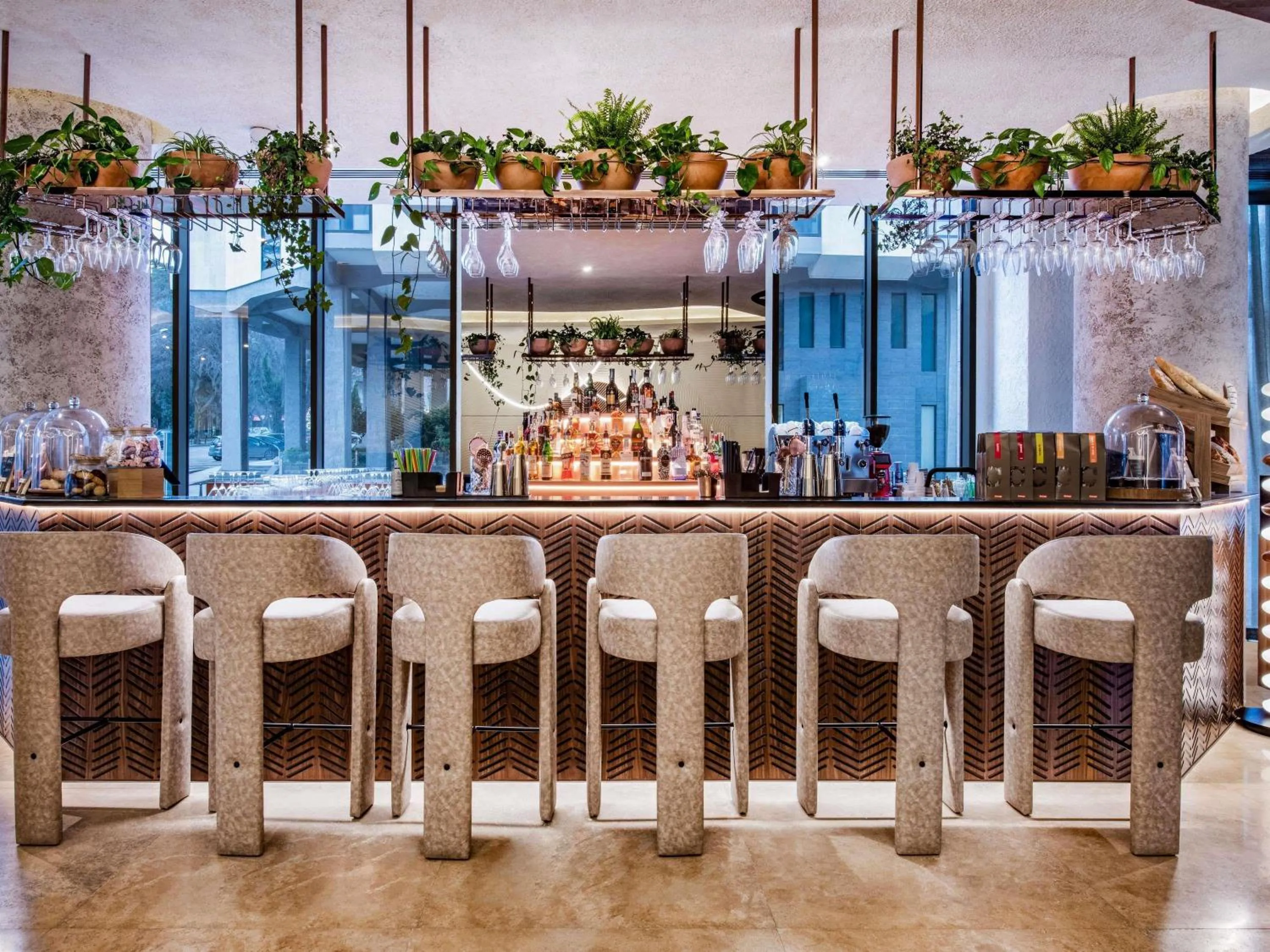 Lounge or bar in Swissôtel Tbilisi