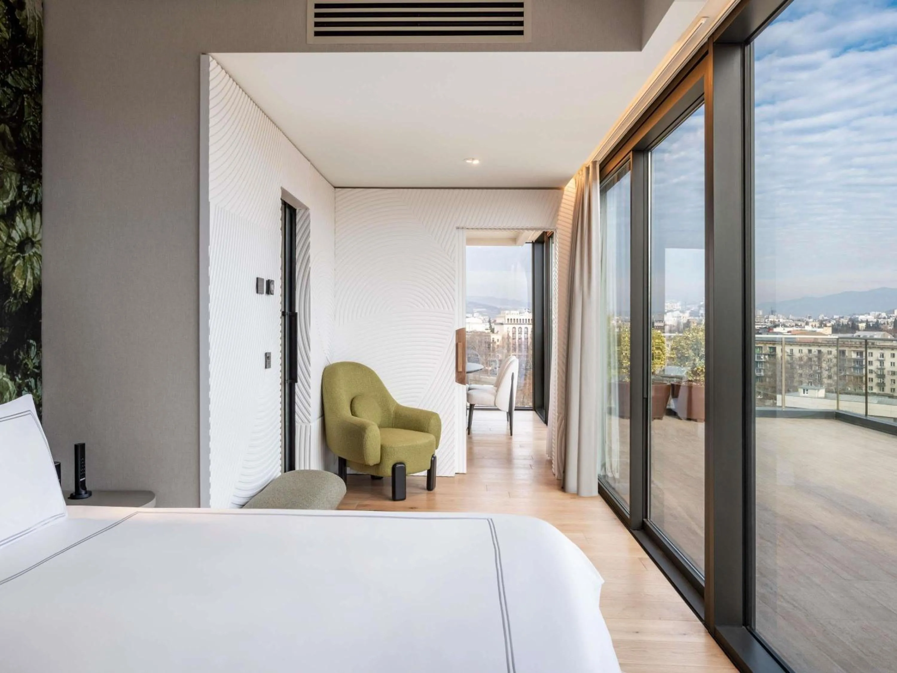 Photo of the whole room, Bed in Swissôtel Tbilisi