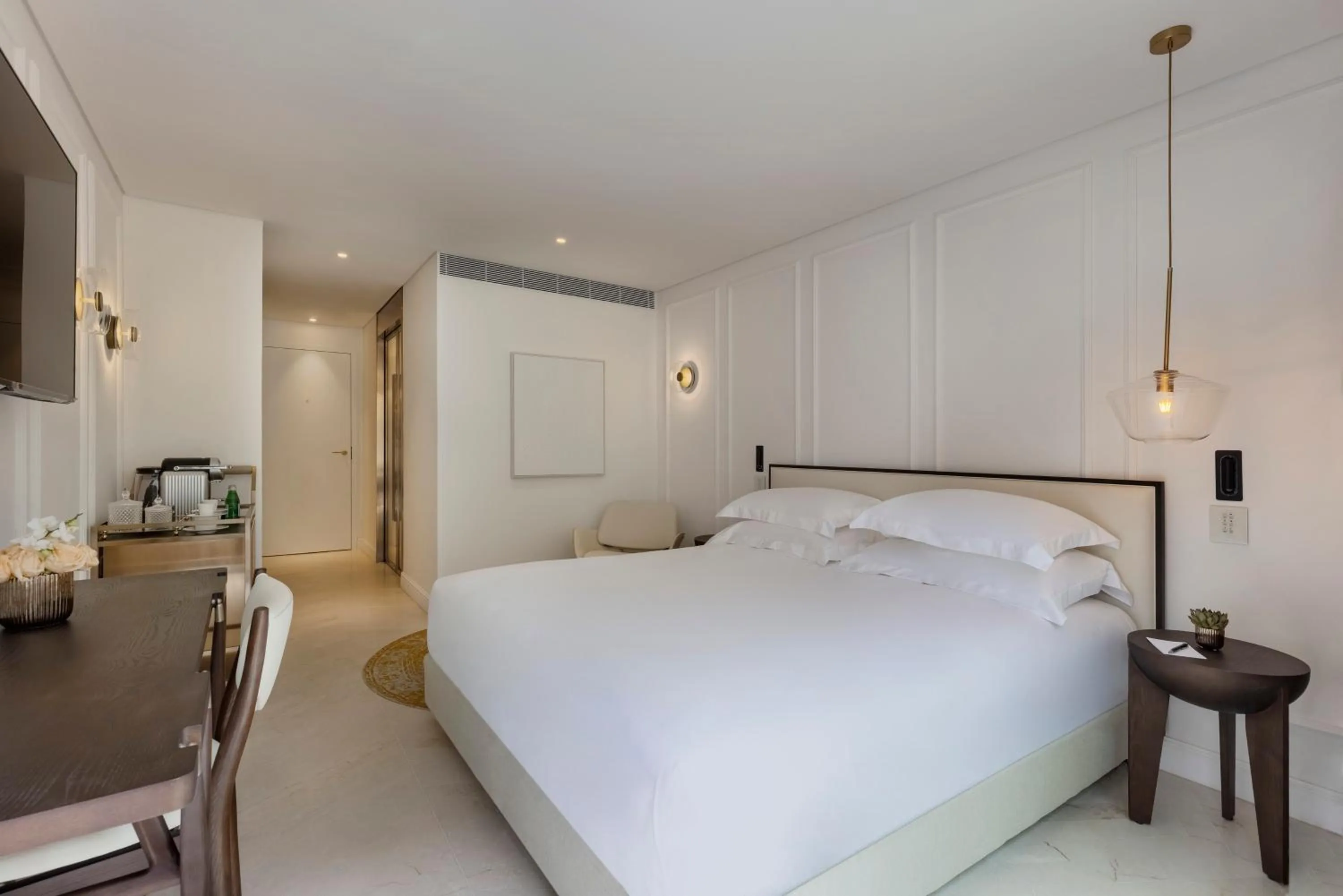 Bed in Theatron Jerusalem Hotel & Spa - MGallery Collection