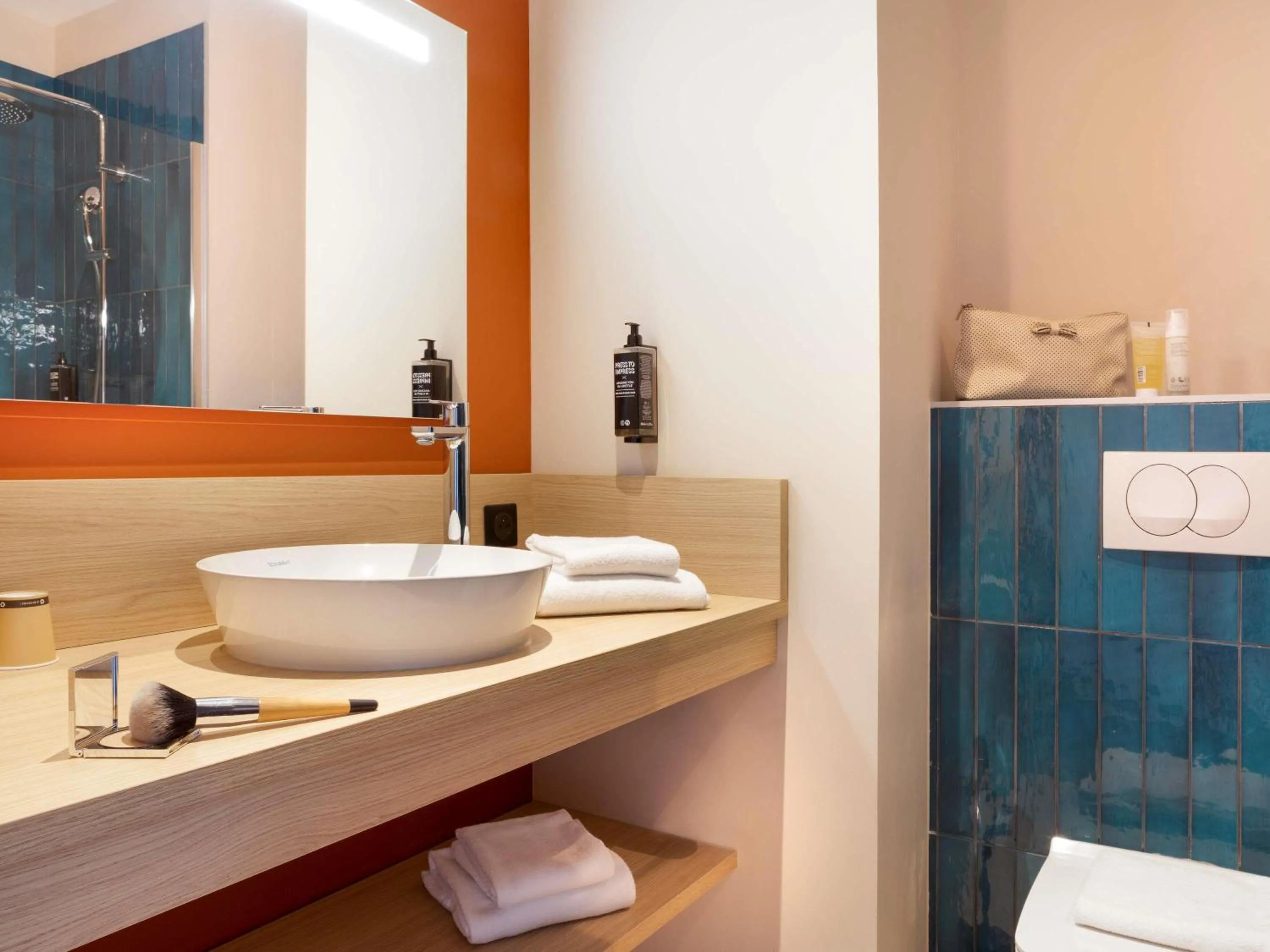 Bedroom in Ibis Styles Miramas