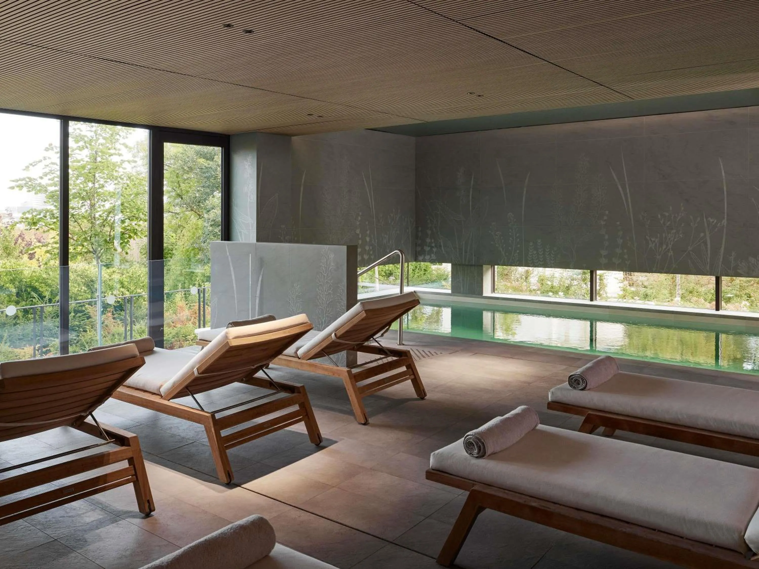 Pool view in Domaine de la Reine Margot Paris-Issy - MGallery Collection