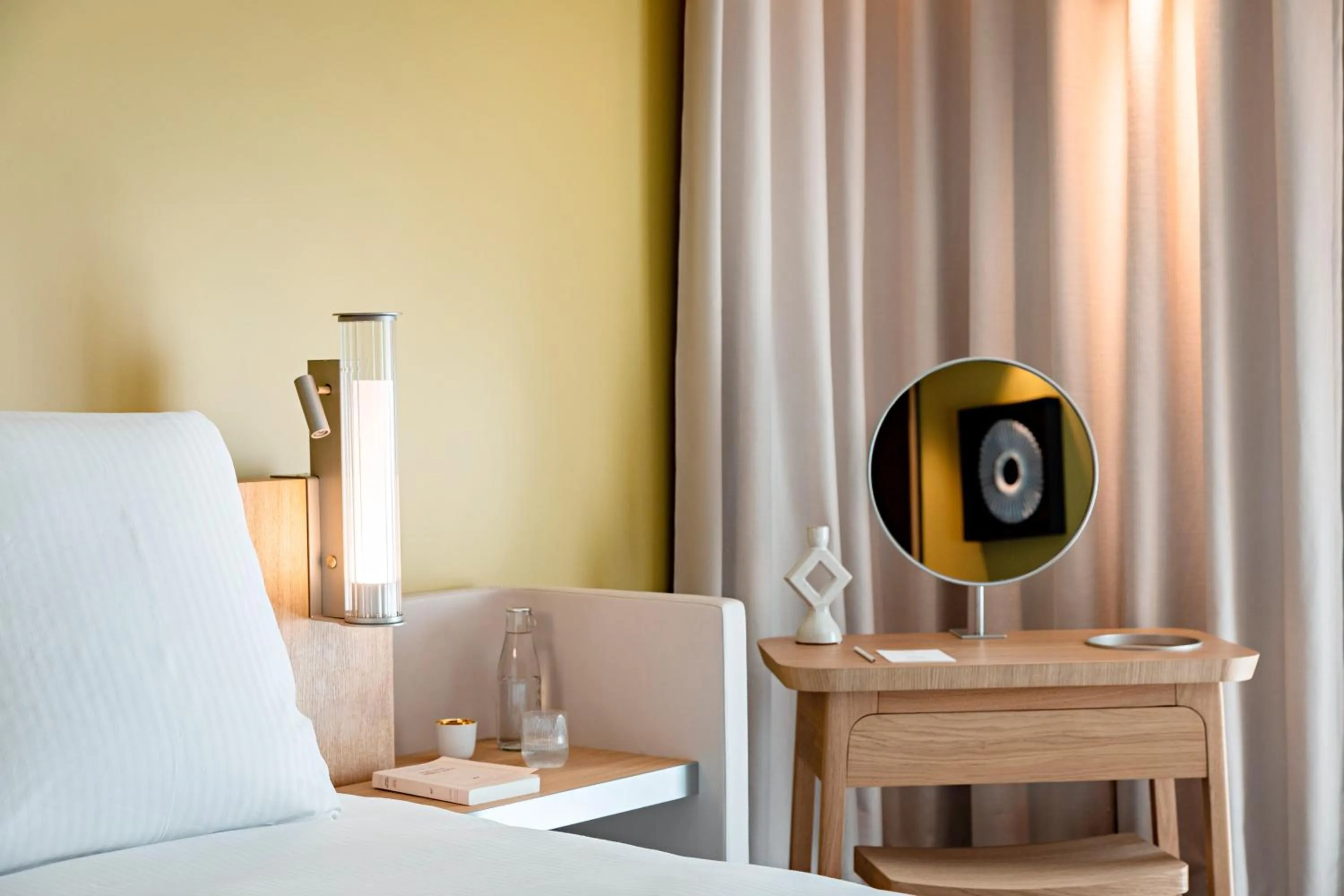 Decorative detail, Bed in Domaine de la Reine Margot Paris-Issy - MGallery Collection