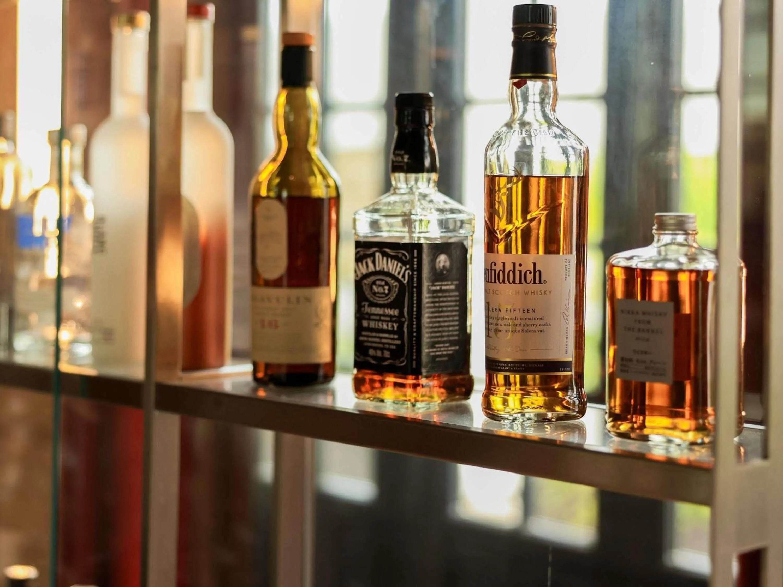 Lounge or bar in Domaine de la Reine Margot Paris-Issy - MGallery Collection