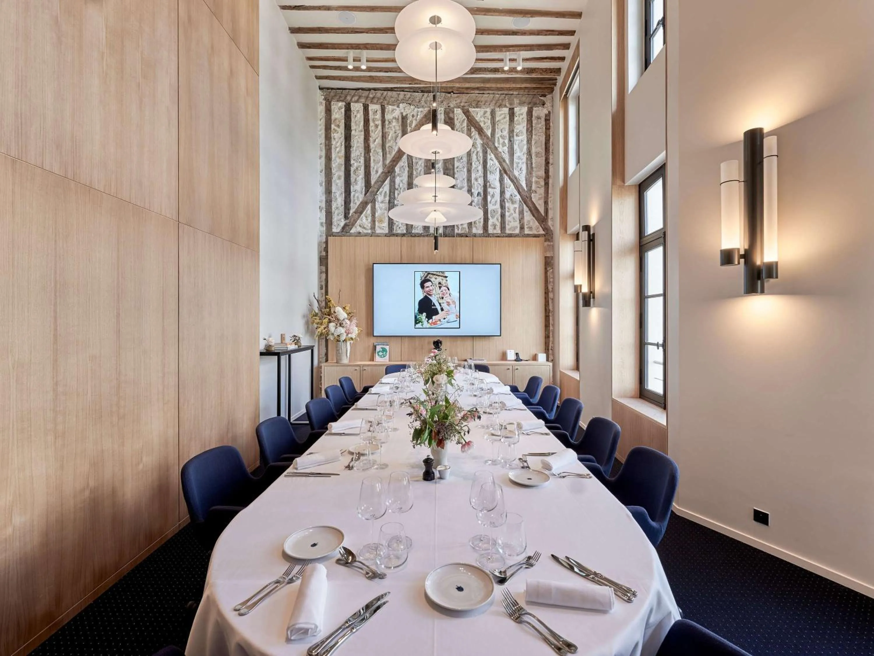 Meeting/conference room in Domaine de la Reine Margot Paris-Issy - MGallery Collection