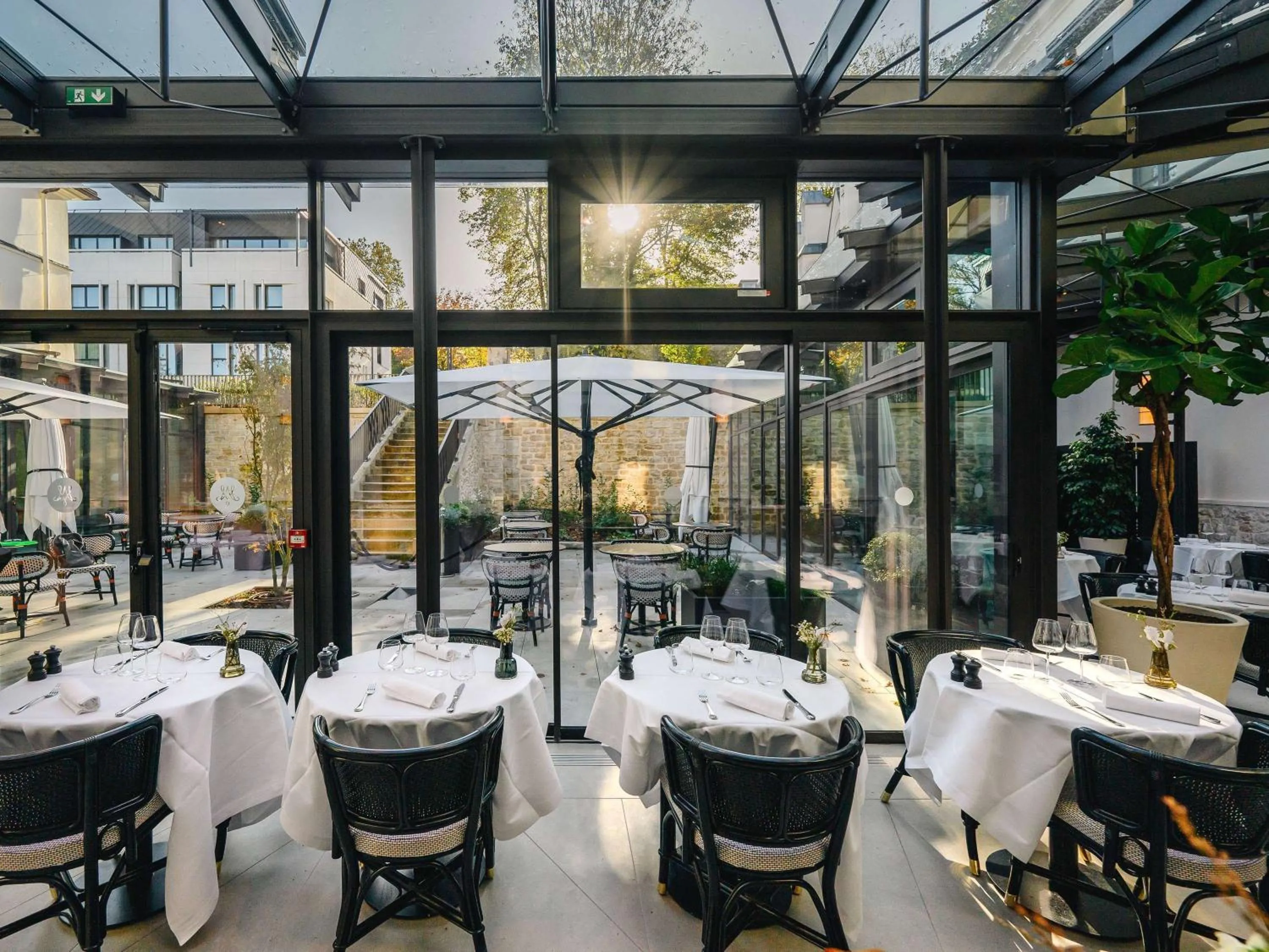 Restaurant/places to eat in Domaine de la Reine Margot Paris-Issy - MGallery Collection