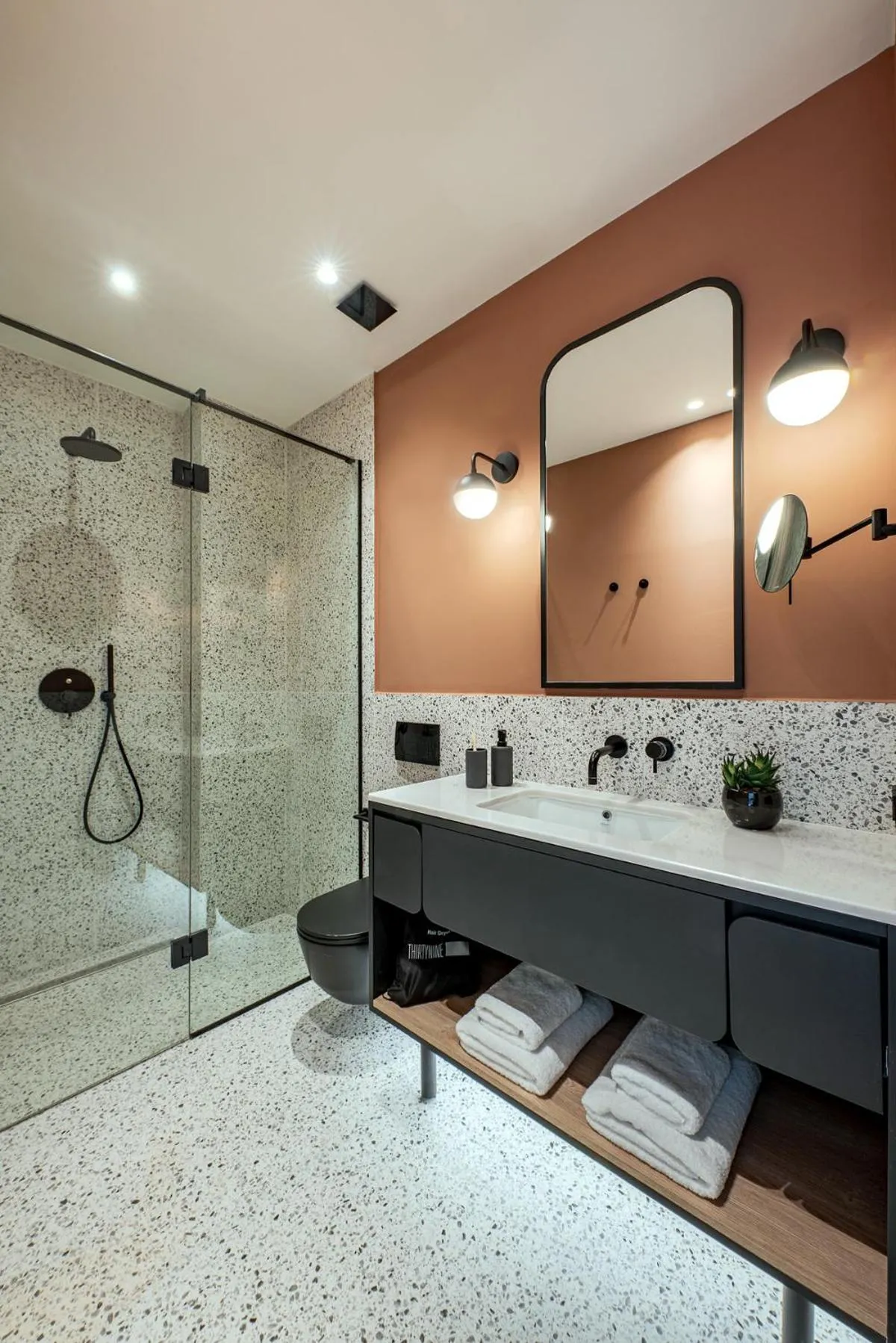 Shower in Thirtynine Urban Stay