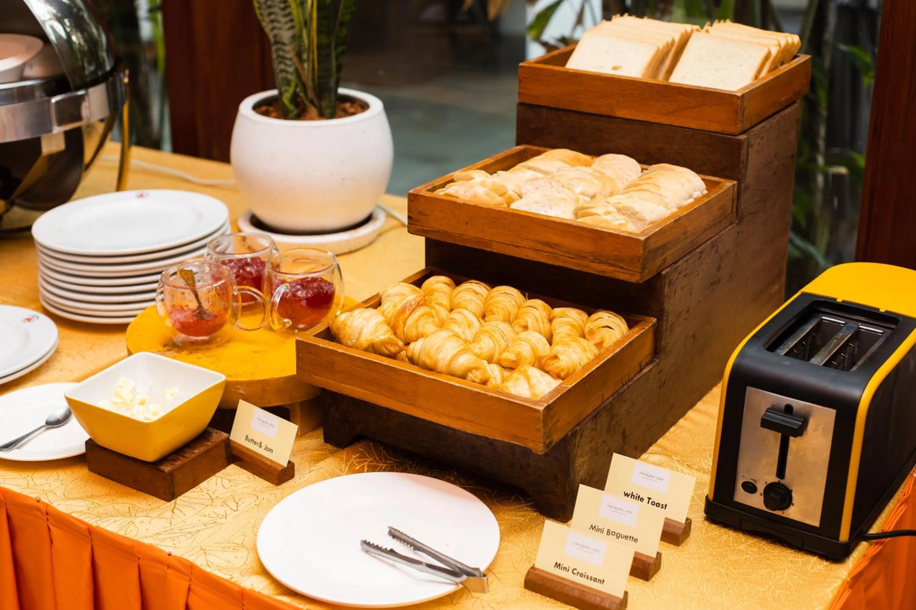 Breakfast in Angkor Land Urban Boutique