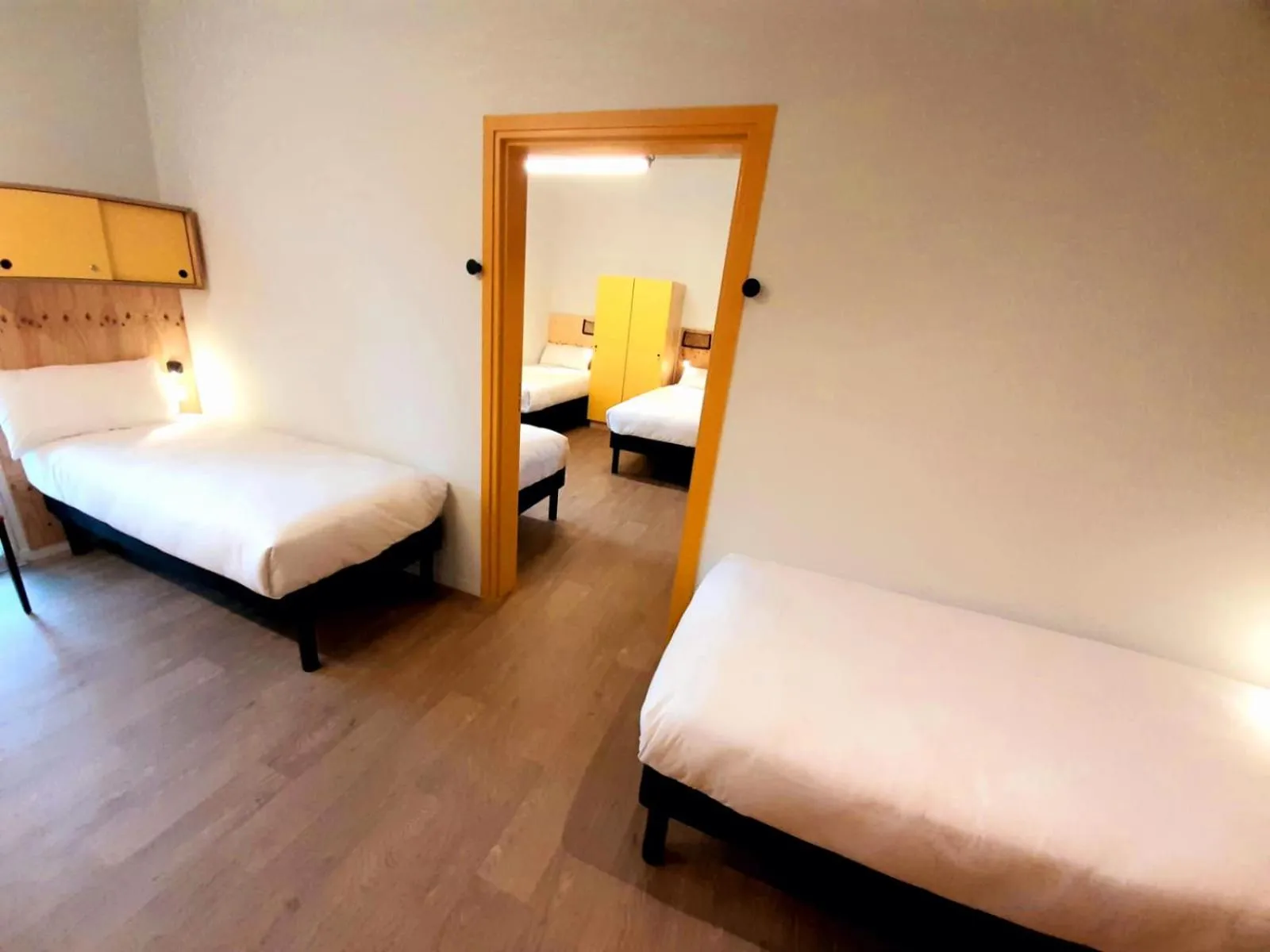 Bed in greet hotel Castets Coeur des Landes