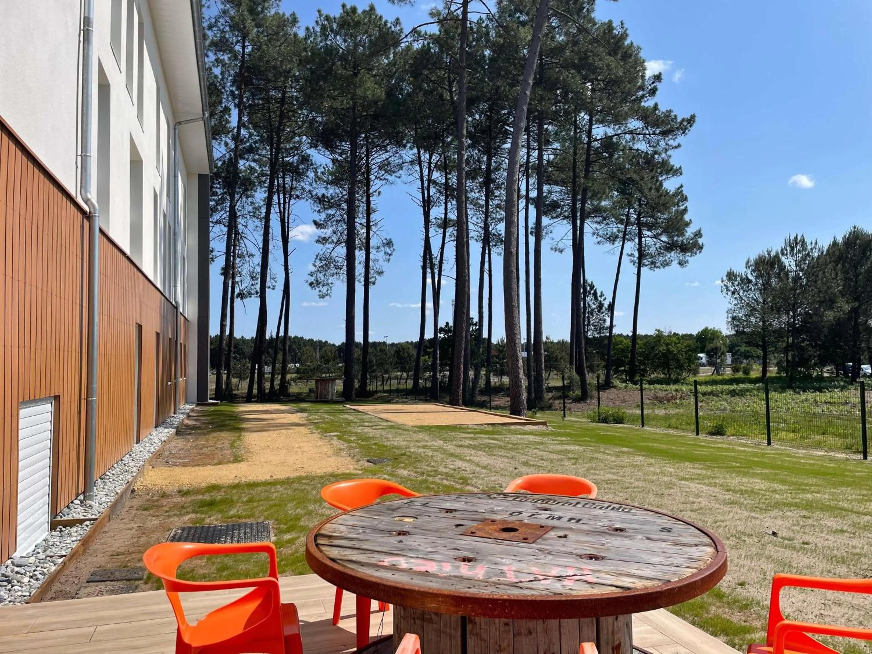 Property building in greet hotel Castets Coeur des Landes